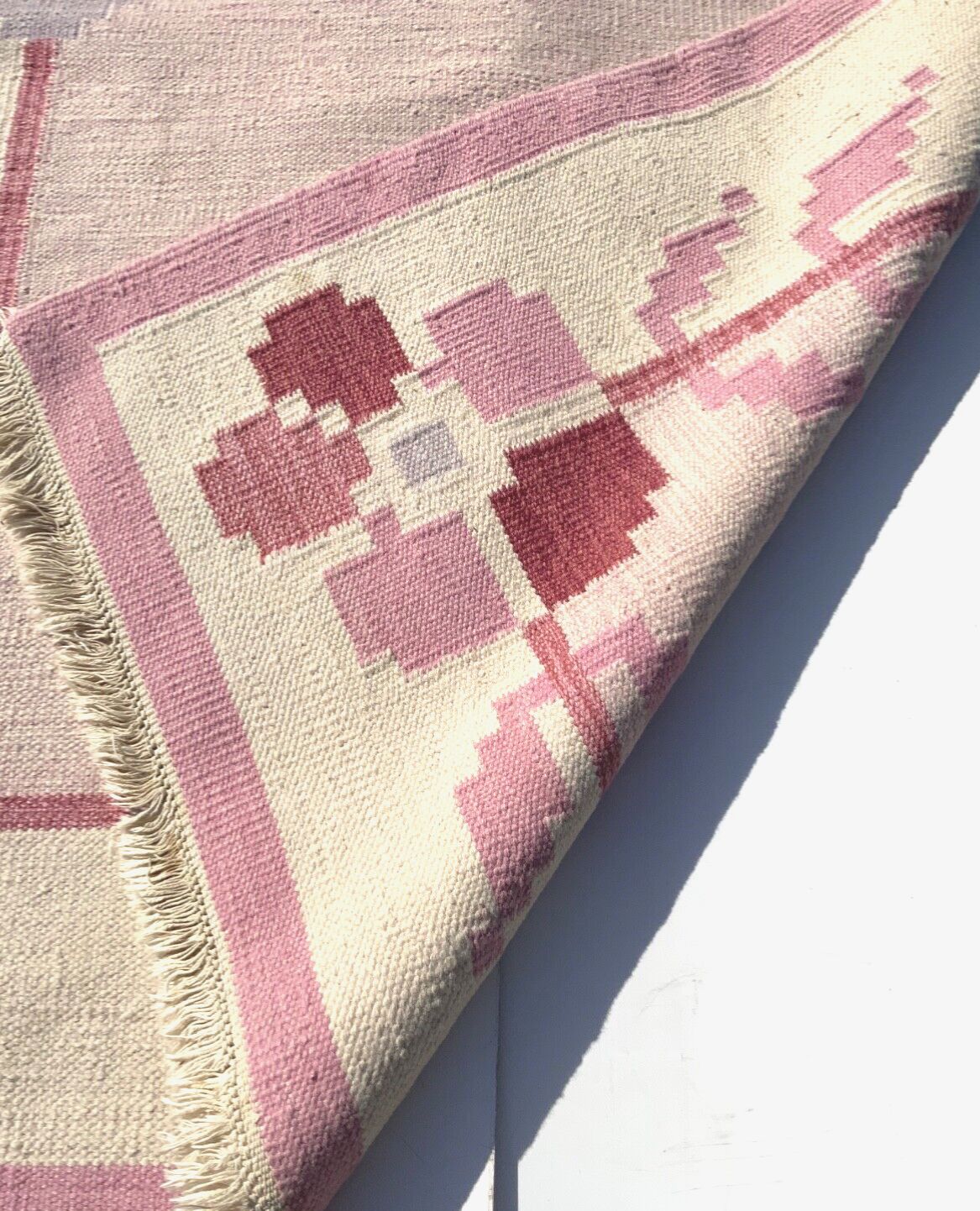 Textiles Swedish Pink Wool Rug Flat Weave Kilim Rölakan Rug 1960, Large 200cm X 140 Cm photo