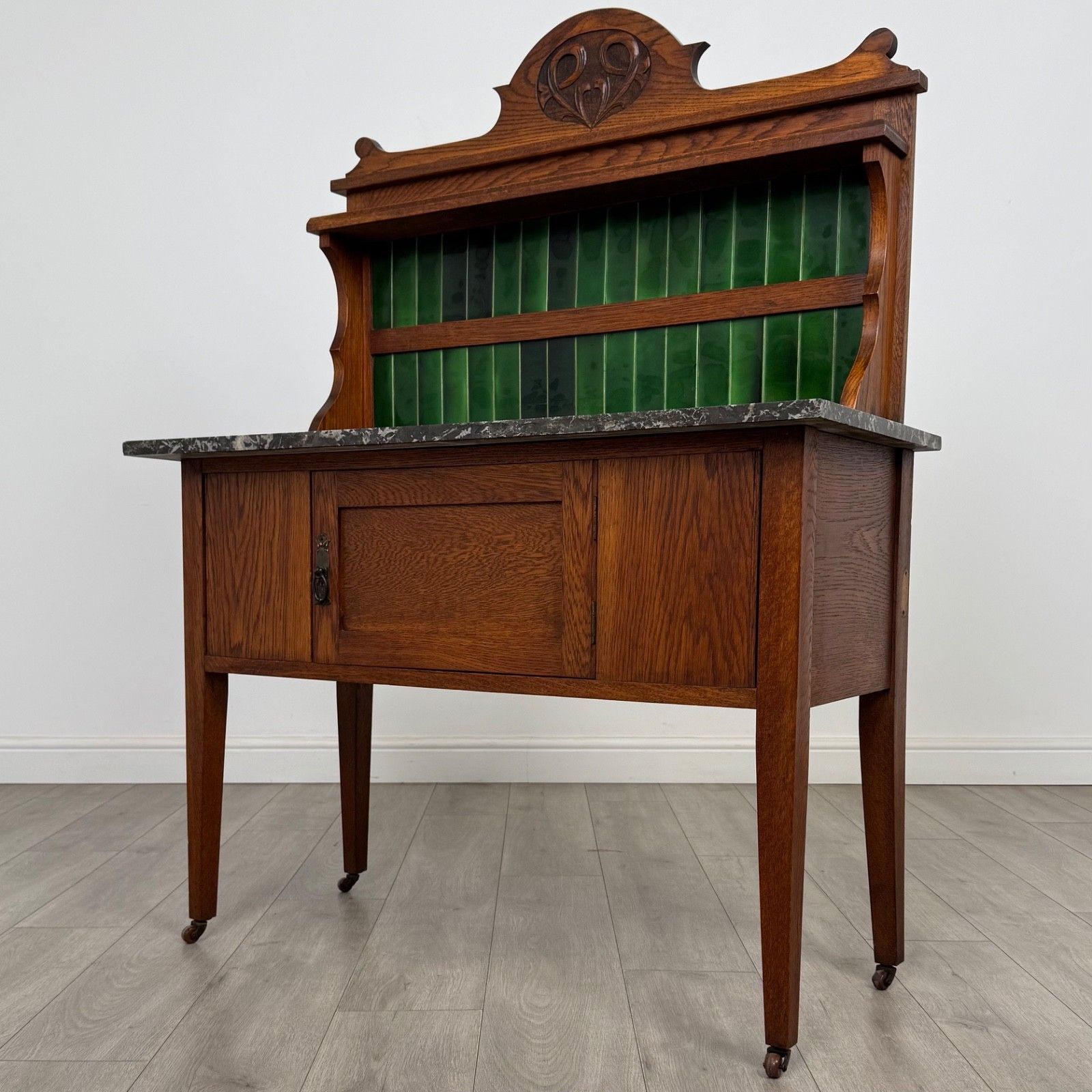 Antique 20th Century Arts & Crafts Washstand In Oak photo for sale