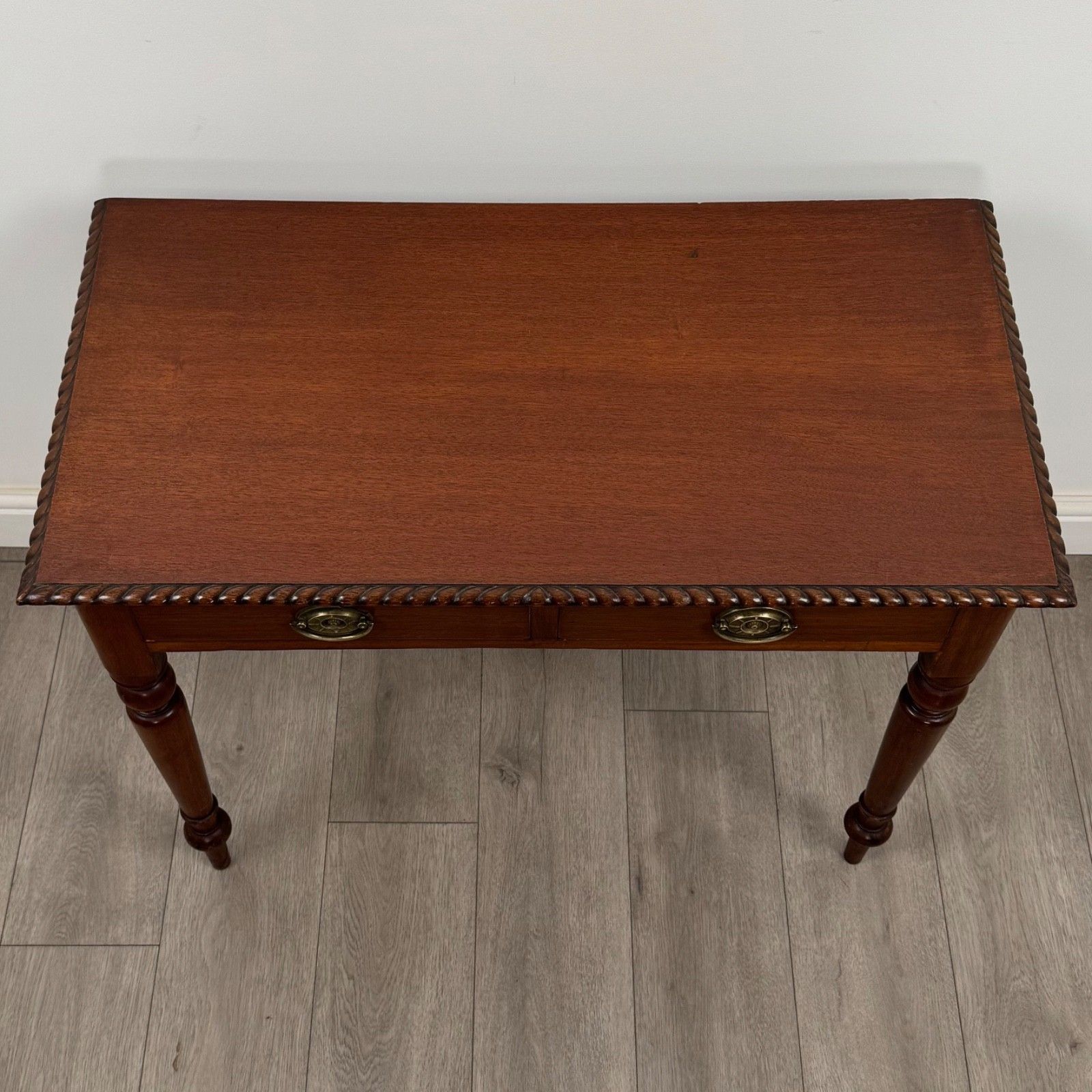 photo furniture Antique 20th Century Fine Quality Writing Table In Mahogany