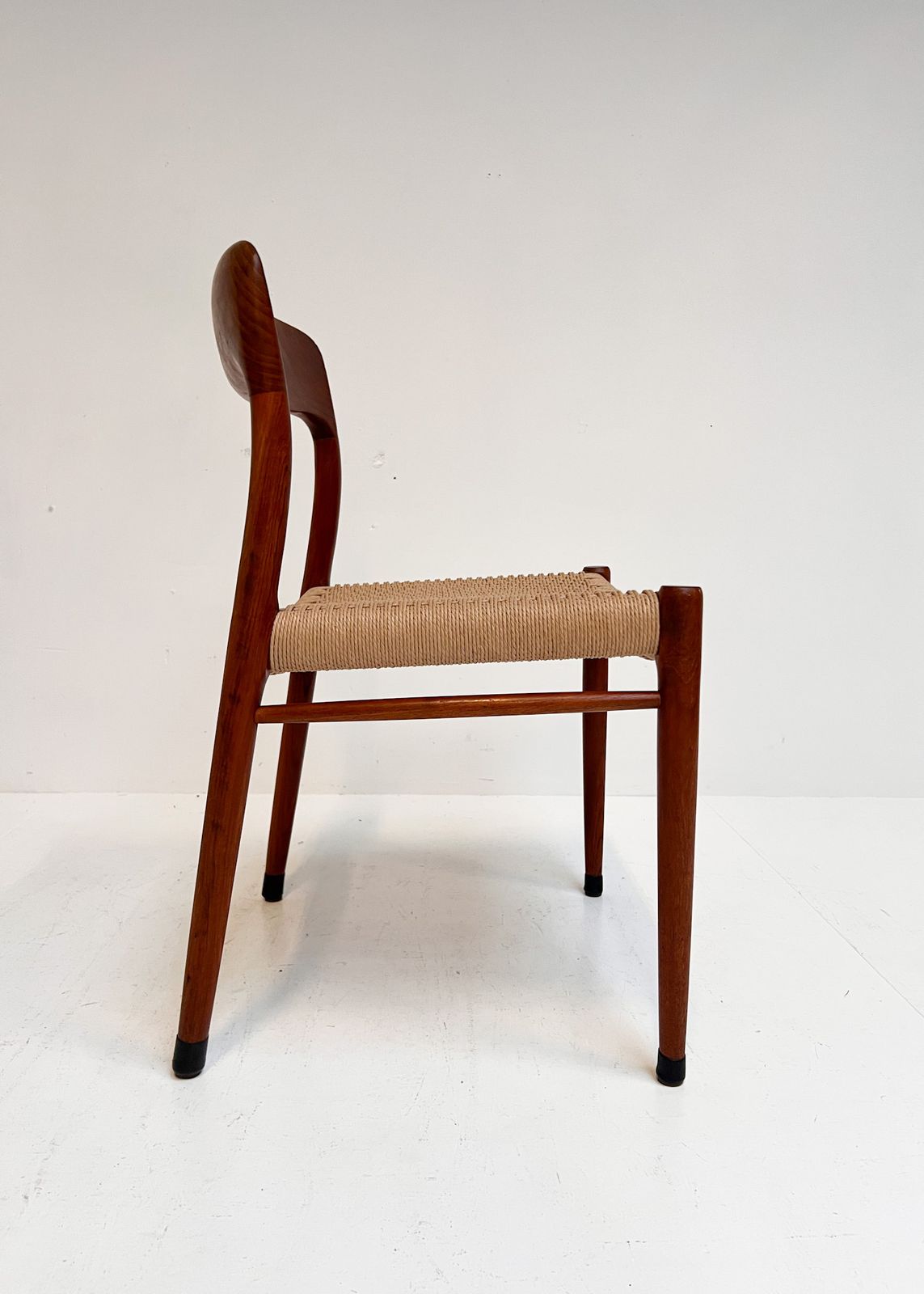 2999.0 Refurbished Set Of 4 Model 75 Chairs By Niels Møller, 1960s photo