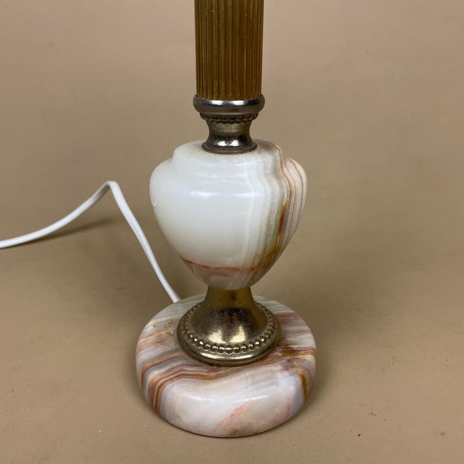 Antique Onyx Marble Lamp Light Bedside Side Table Desk Marbled Patterned Vintage Downton Stone Gold Metal Pillar Classic Natural Beige photo furniture