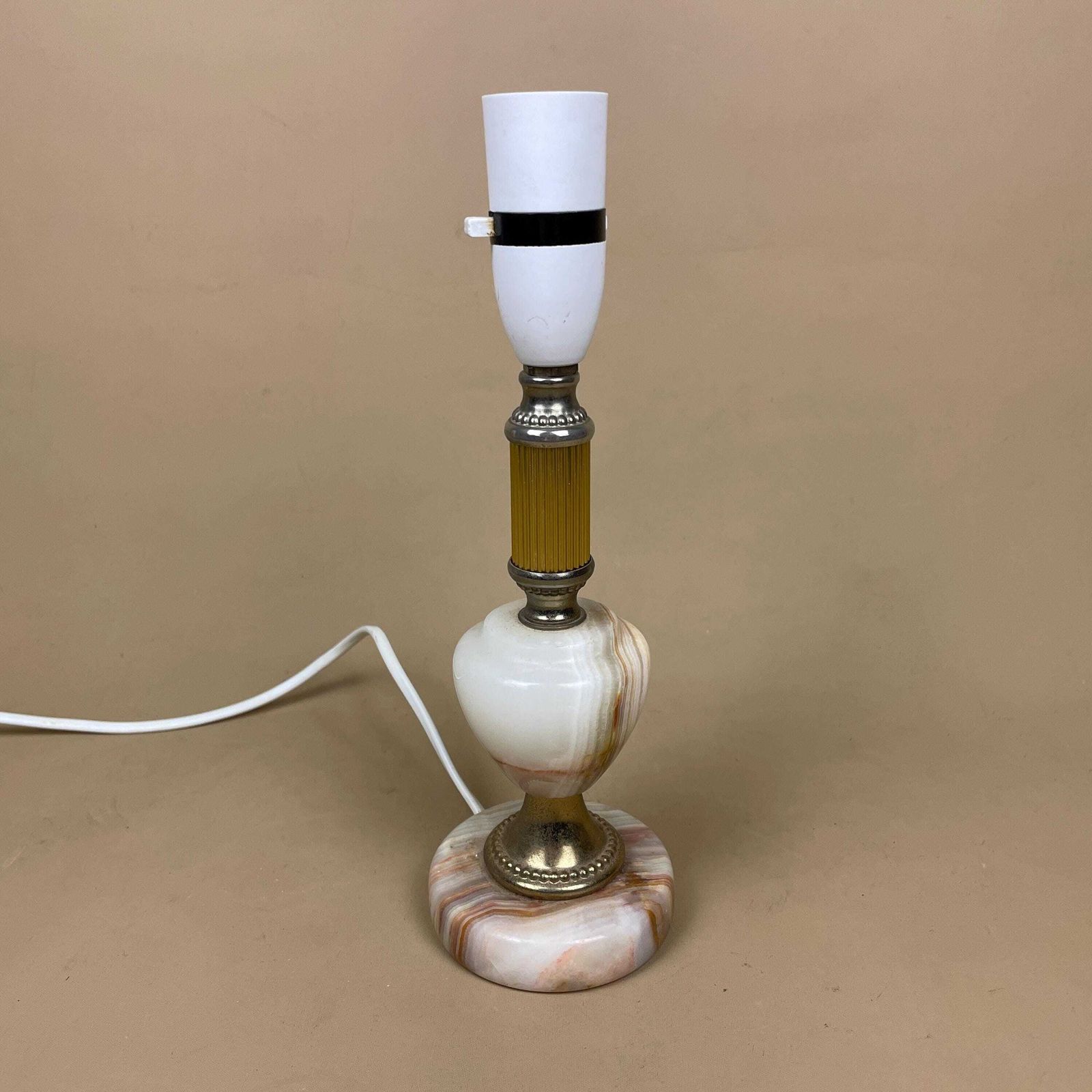 Antique Onyx Marble Lamp Light Bedside Side Table Desk Marbled Patterned Vintage Downton Stone Gold Metal Pillar Classic Natural Beige photo Lighting