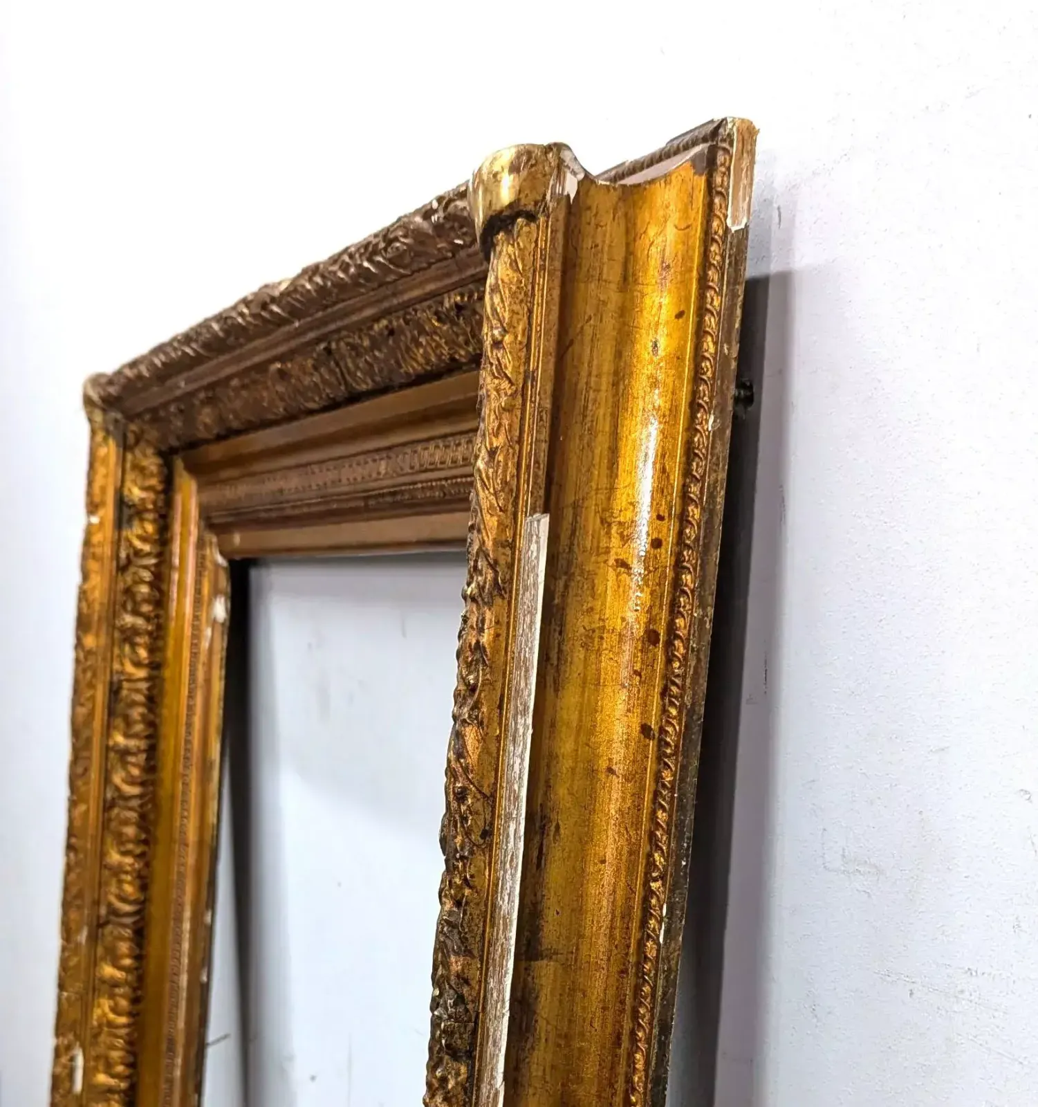 1900s Frame To Be Restored, Made Of Wood And Gilded Stucco, 66x55 Cm photo vinterior