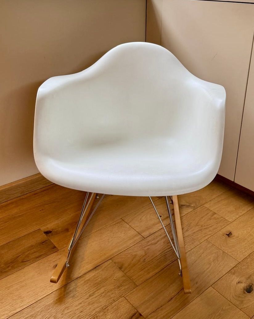 Vitra Eames Rar Rocking Chair White Maple Runners
