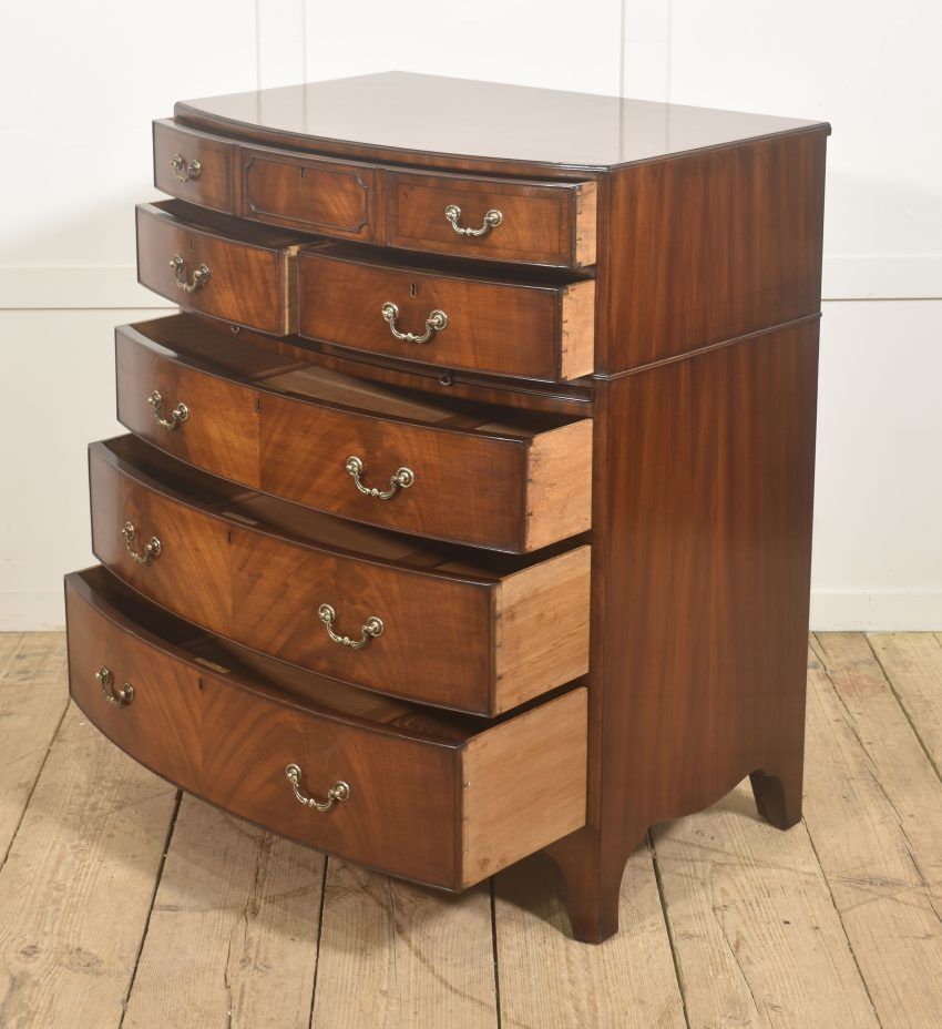 George III Style Mahogany Serpentine Chest Of Drawers photo vinterior
