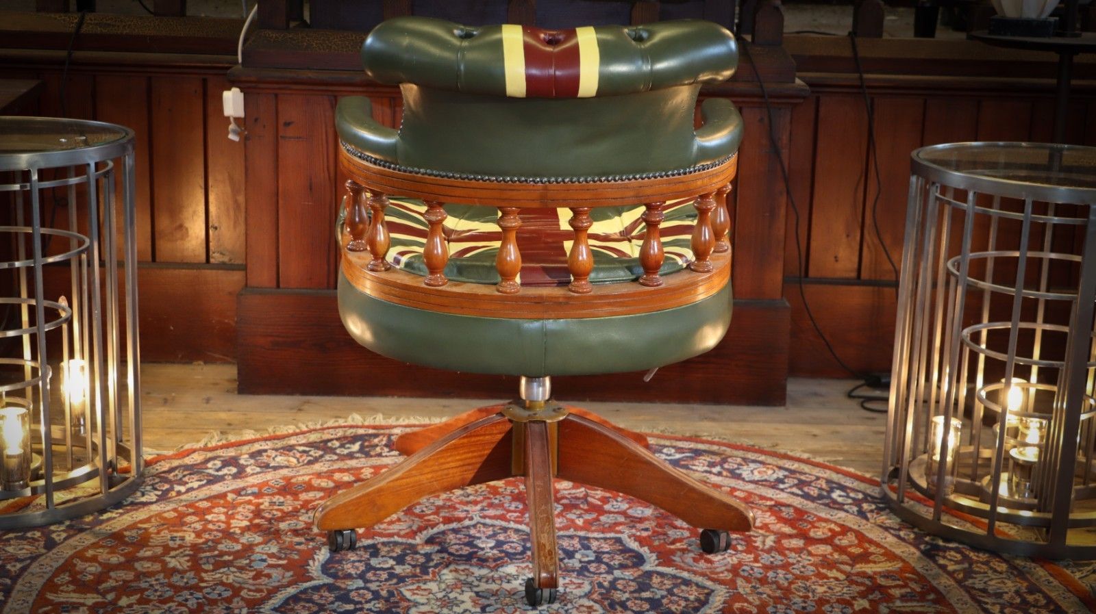 photo vinterior Stunning Rare Captains Swivel Leather Armchair Union Jack Possibly George Smith
