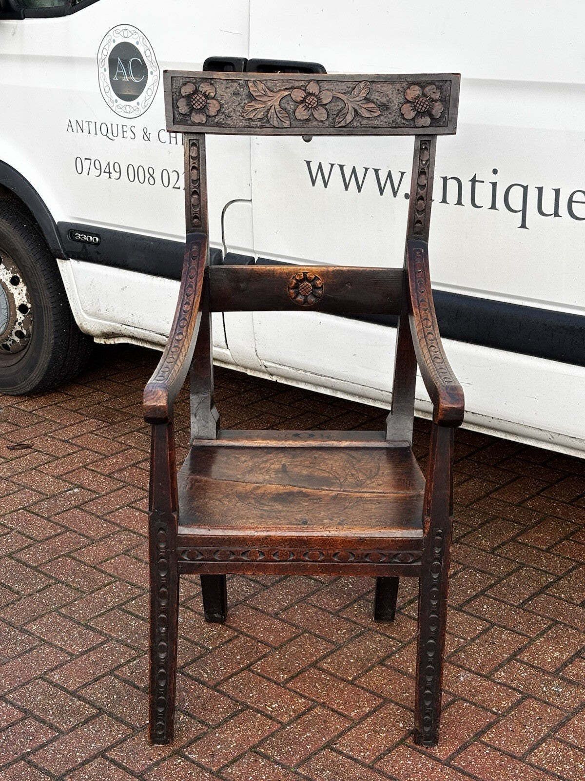 Early English Georgian Oak Carved Armchair, Superb Quality. photo furniture
