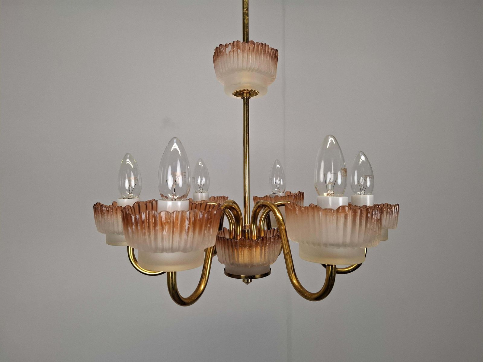 photo vinterior 1960s Czech Mid Century Brass And železný Brod Frosted Glass Six Arm Chandelier