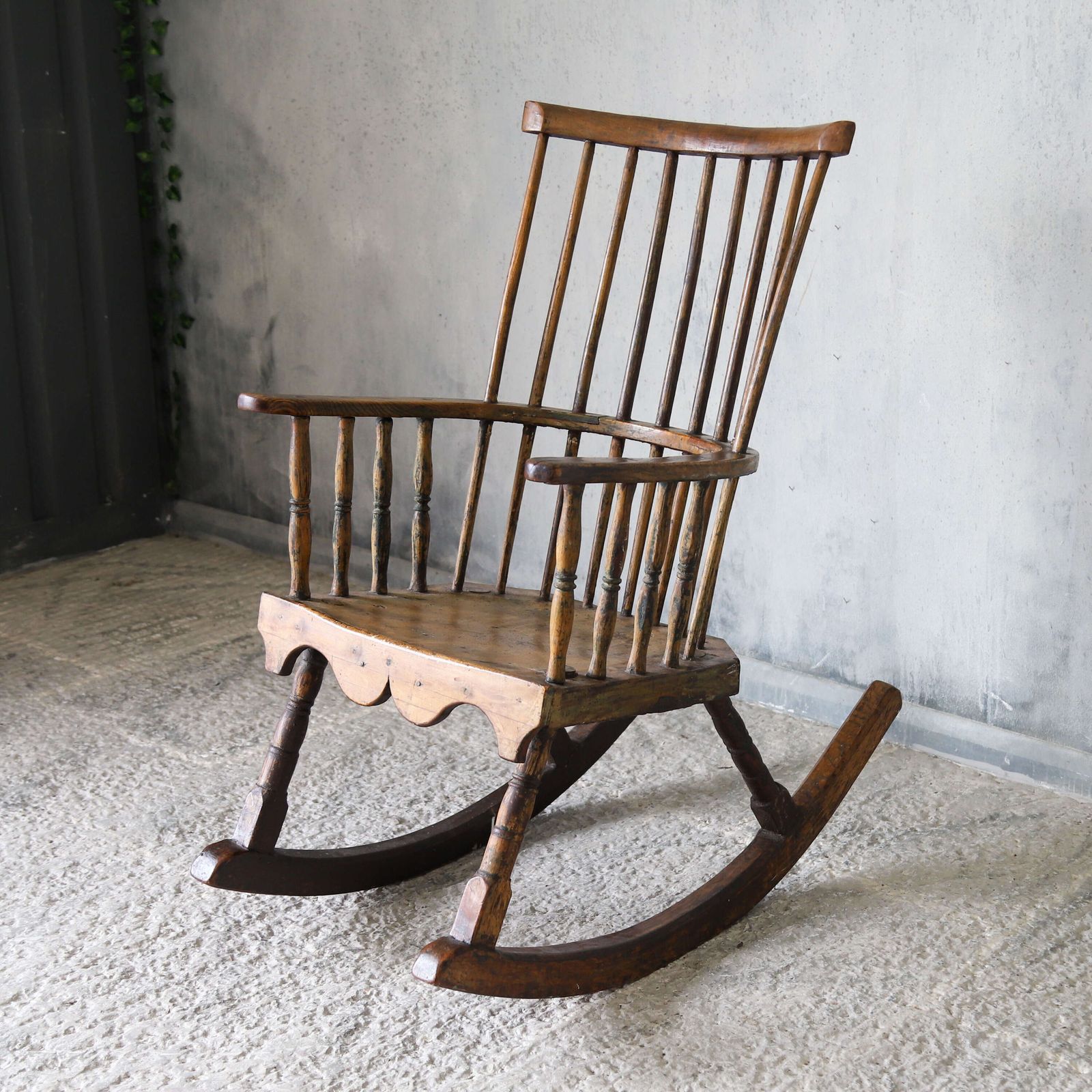 19th Century Primitive Vernacular English Comb Back Rocking Chair   Ash & Sycamore, C.1840 photo for sale