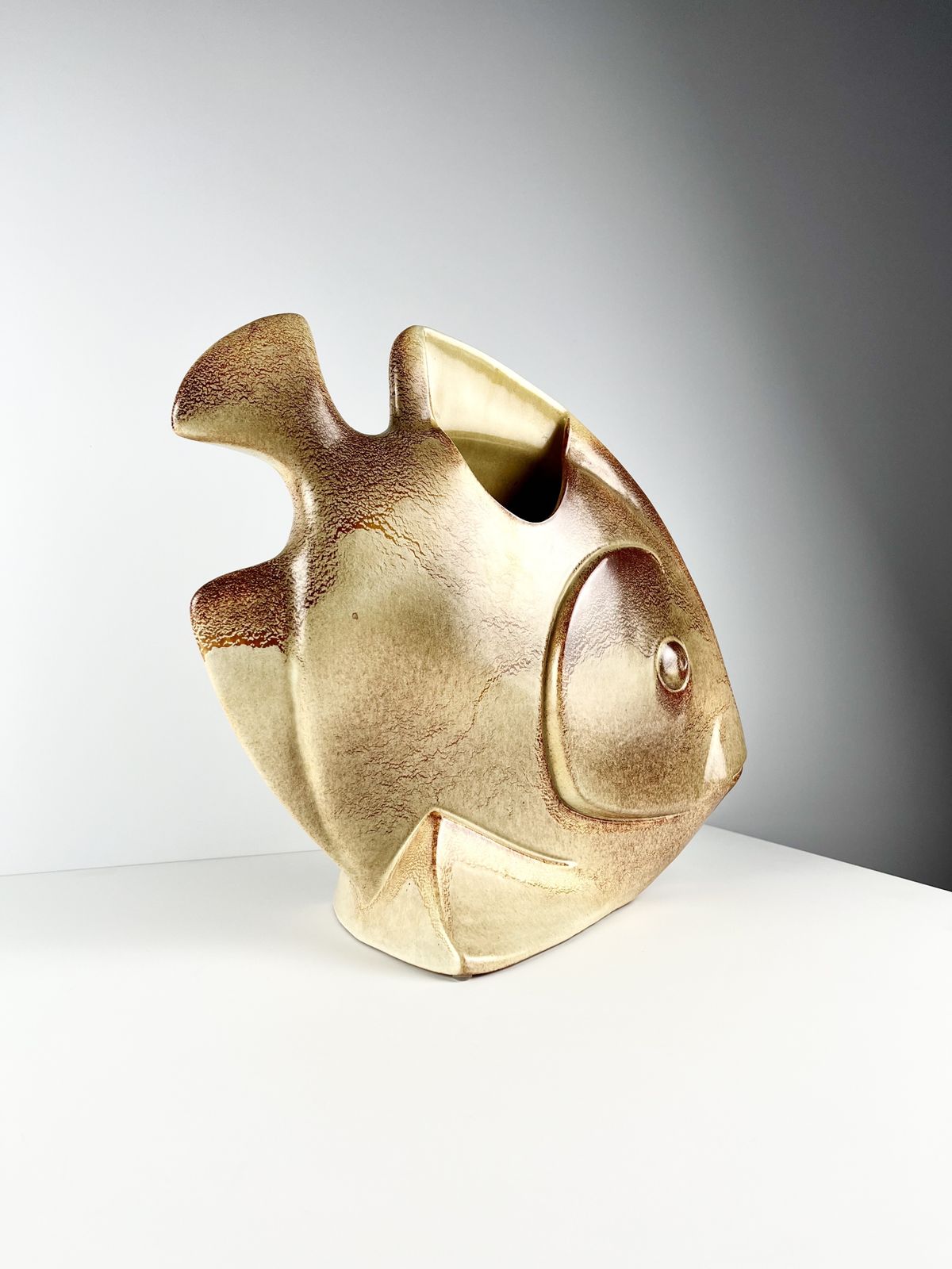 photo furniture Roberto Rigon For Bertoncello Large Modernist Fish Vase, Italian 1970s