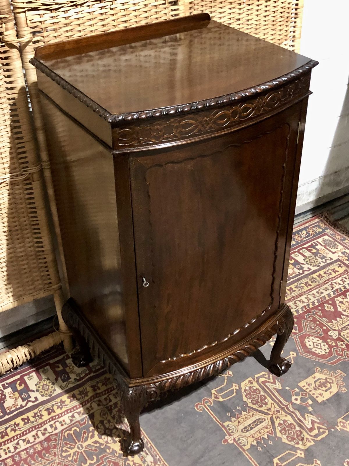 photo vinterior Handsome Edwardian Mahogany Side Or Drinks Cabinet