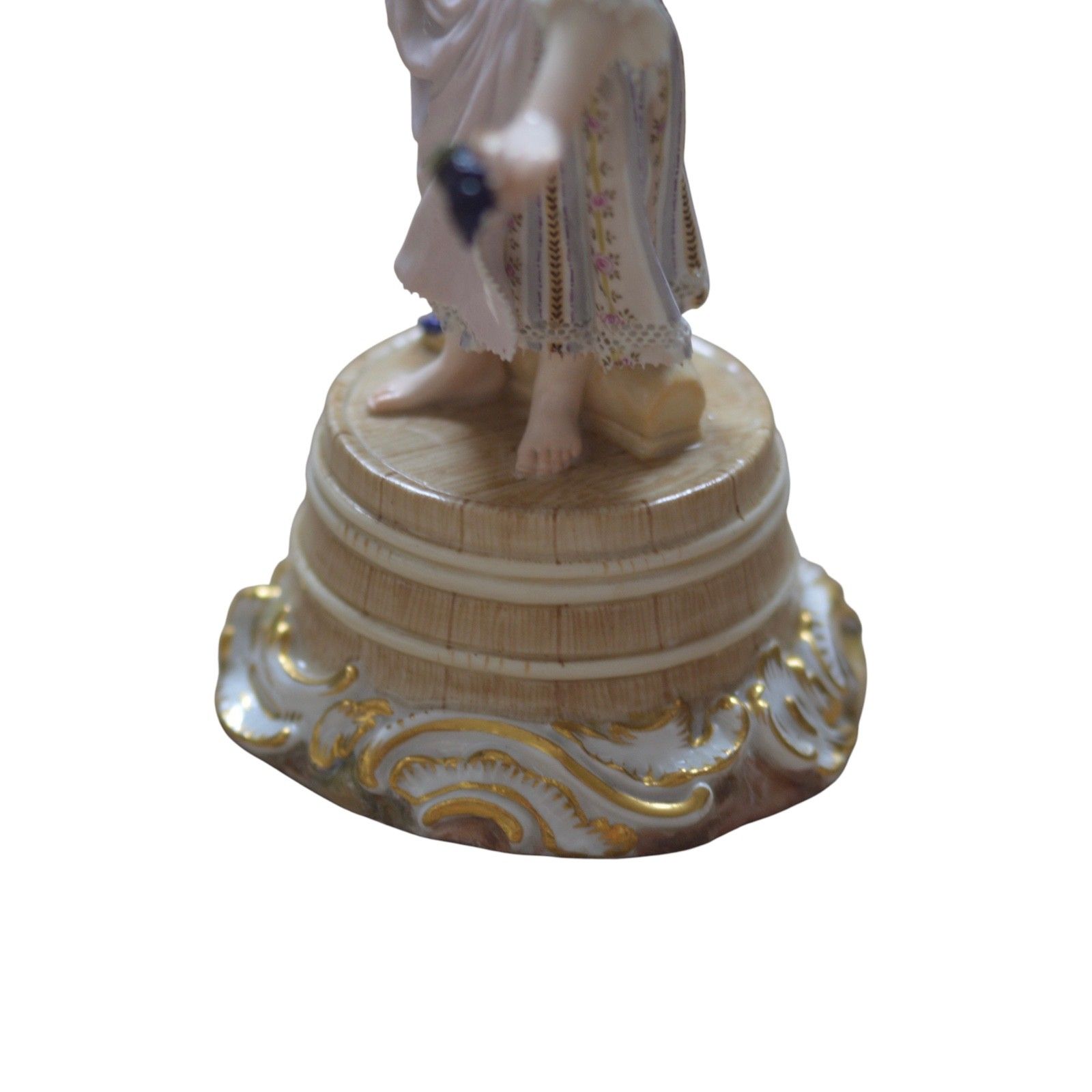 photo vinterior Meissen Porcelain Figure Of A Girl Holding Grapes