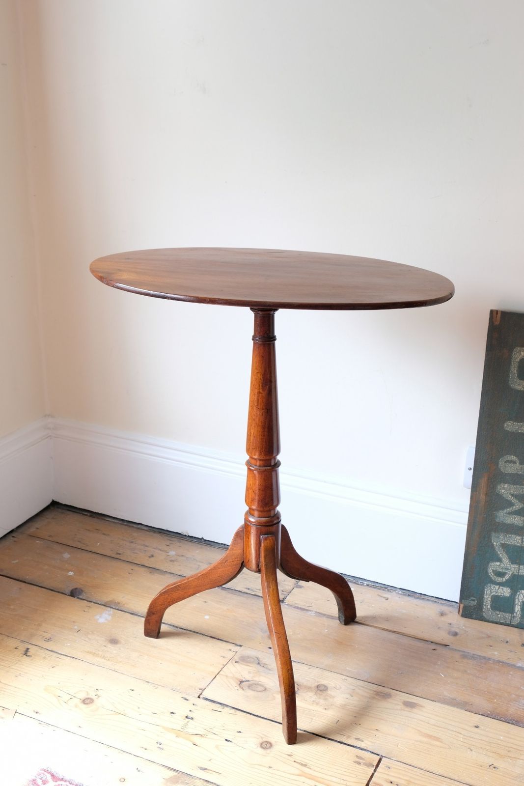 Antique Flame Mahogany Oval Wine Table — George III (C.1790) photo furniture