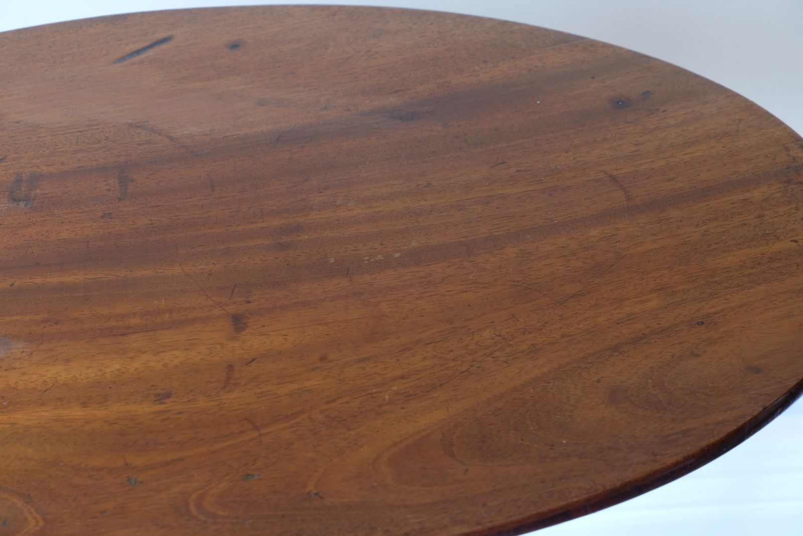 photo furniture Antique Flame Mahogany Oval Wine Table — George III (C.1790)