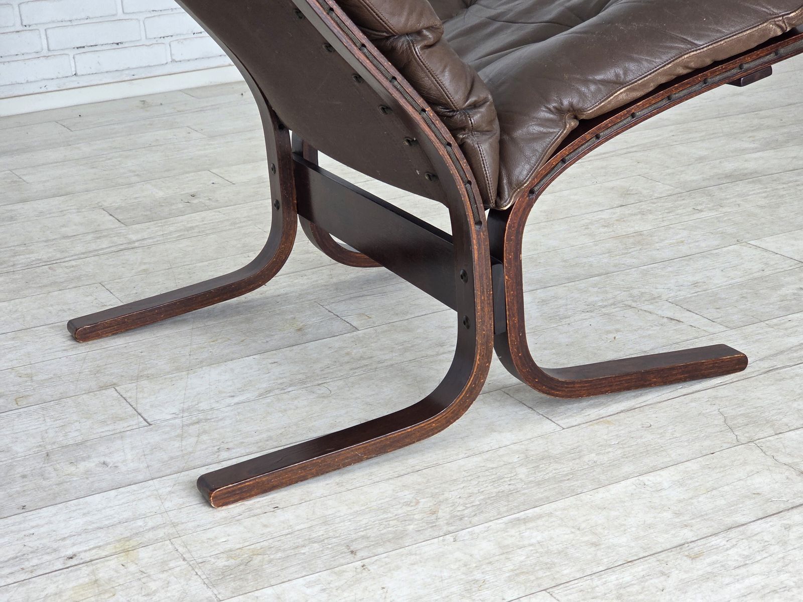 photo buy 1970s, Norwegian Design By Ingmar Relling, Model "Siesta", Set Of 2 Chairs With Footstool.