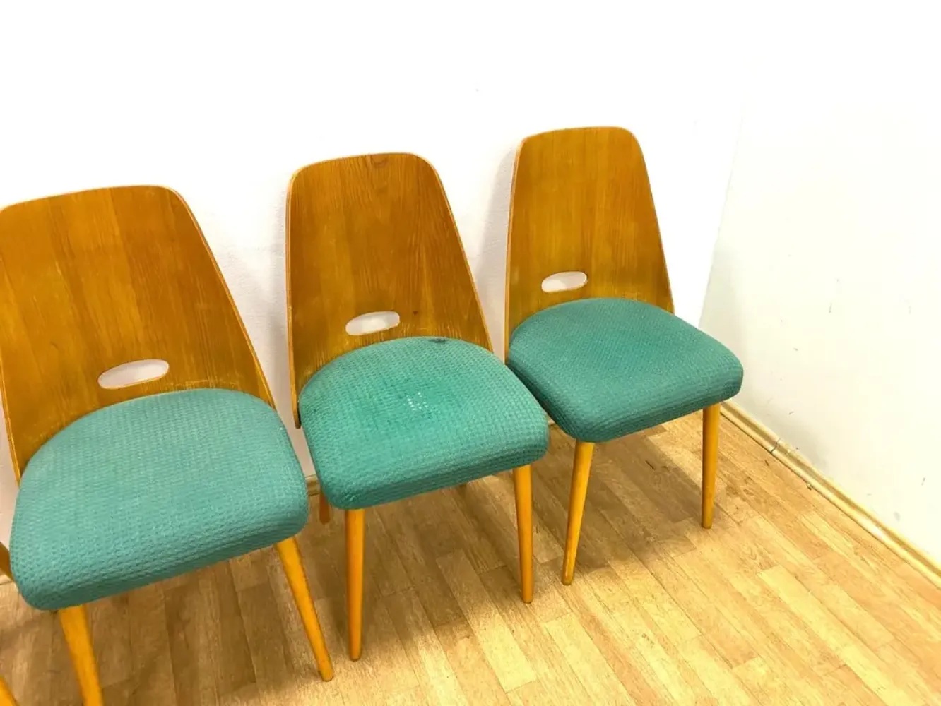 Set Van 4 Retrostoelen, Brussels Stijl, 1964, Tsjecho Slowakije photo buy