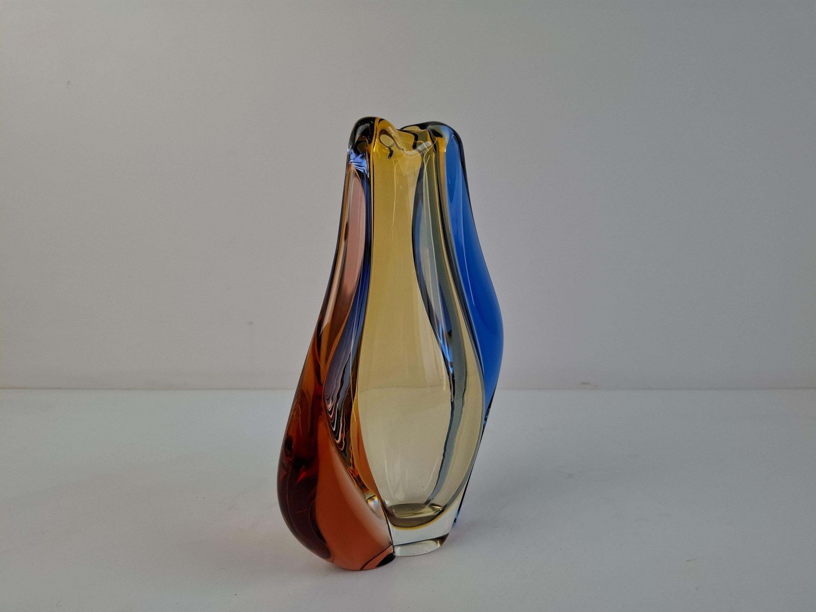 photo vinterior Tsjechische Kunstglazen Vaas Van Hana Machovská, Mstišov – Mid Century Modern, Jaren 1960