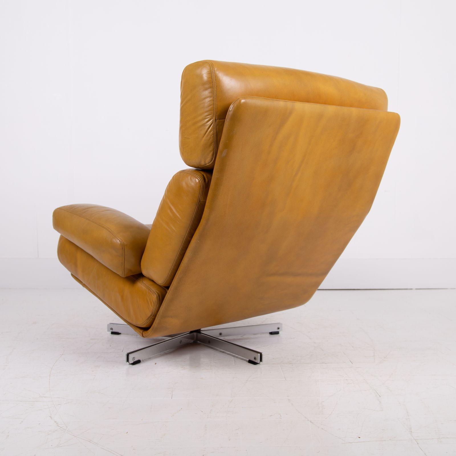 photo buy Mid Century Swivel Leather Armchair Tetrad Nucleus C1970