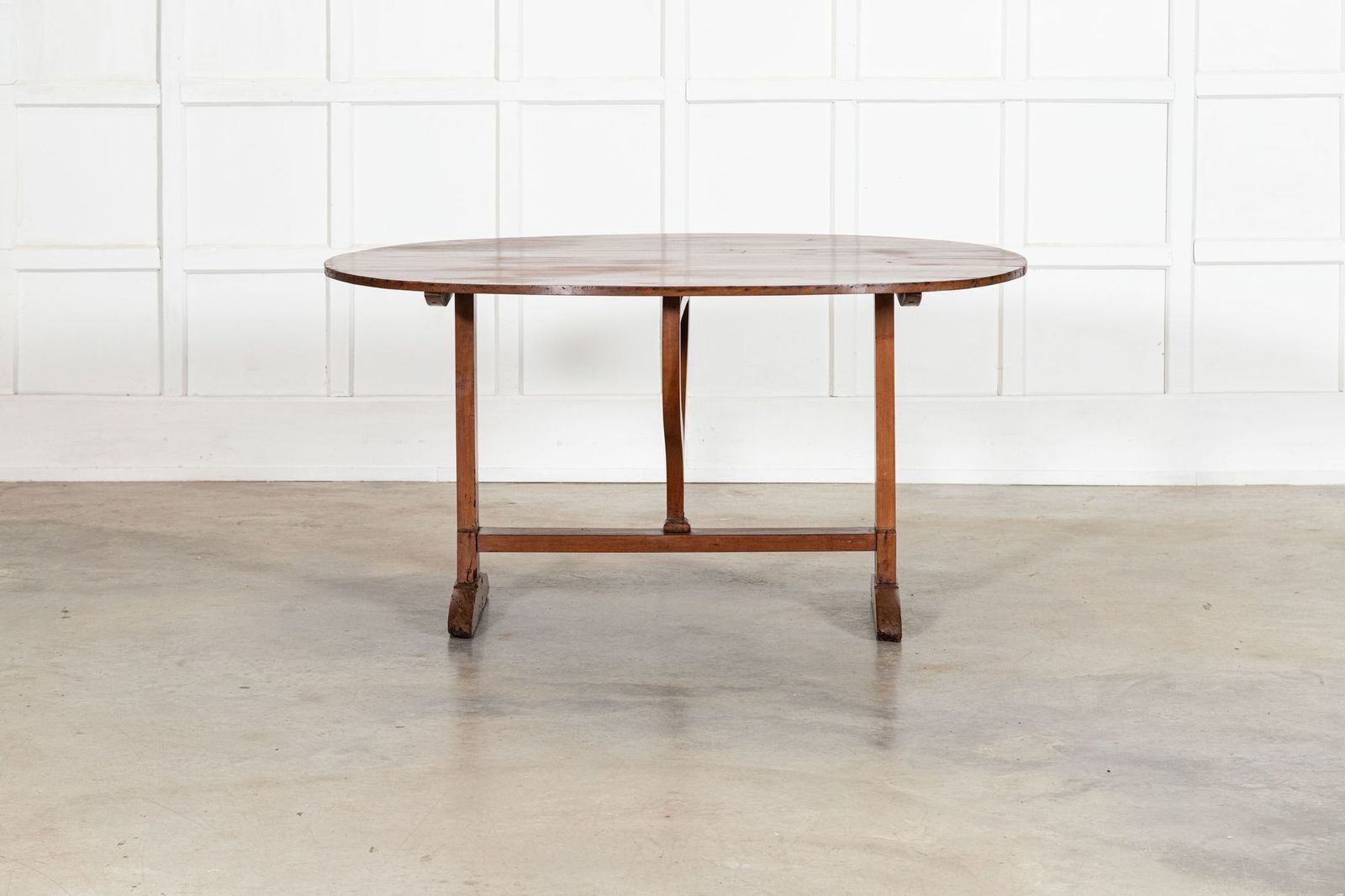 photo furniture Large 19thc Oval French Fruitwood Vendange Wine Table