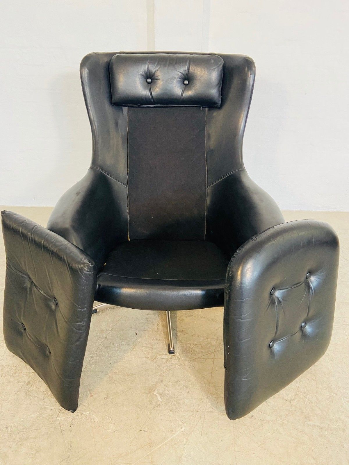 photo vintage Vintage Danish Mid Century Black Leather Swivel Chair 1970,S
