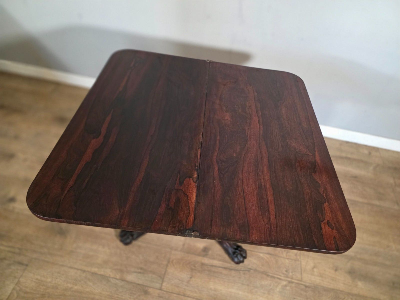 photo vinterior Antique Early Victorian Rosewood Tea Table 1850s