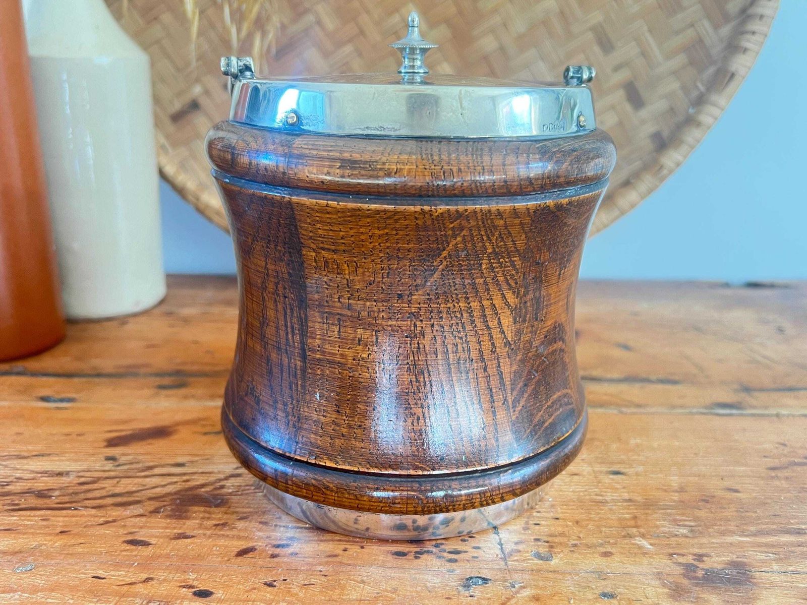 Rare Waisted Oak & Silver Plate Ice Bucket – Hourglass Biscuit Barrel – Antique English Treen – Monogrammed Silver Shield – Barware Decor photo vinterior