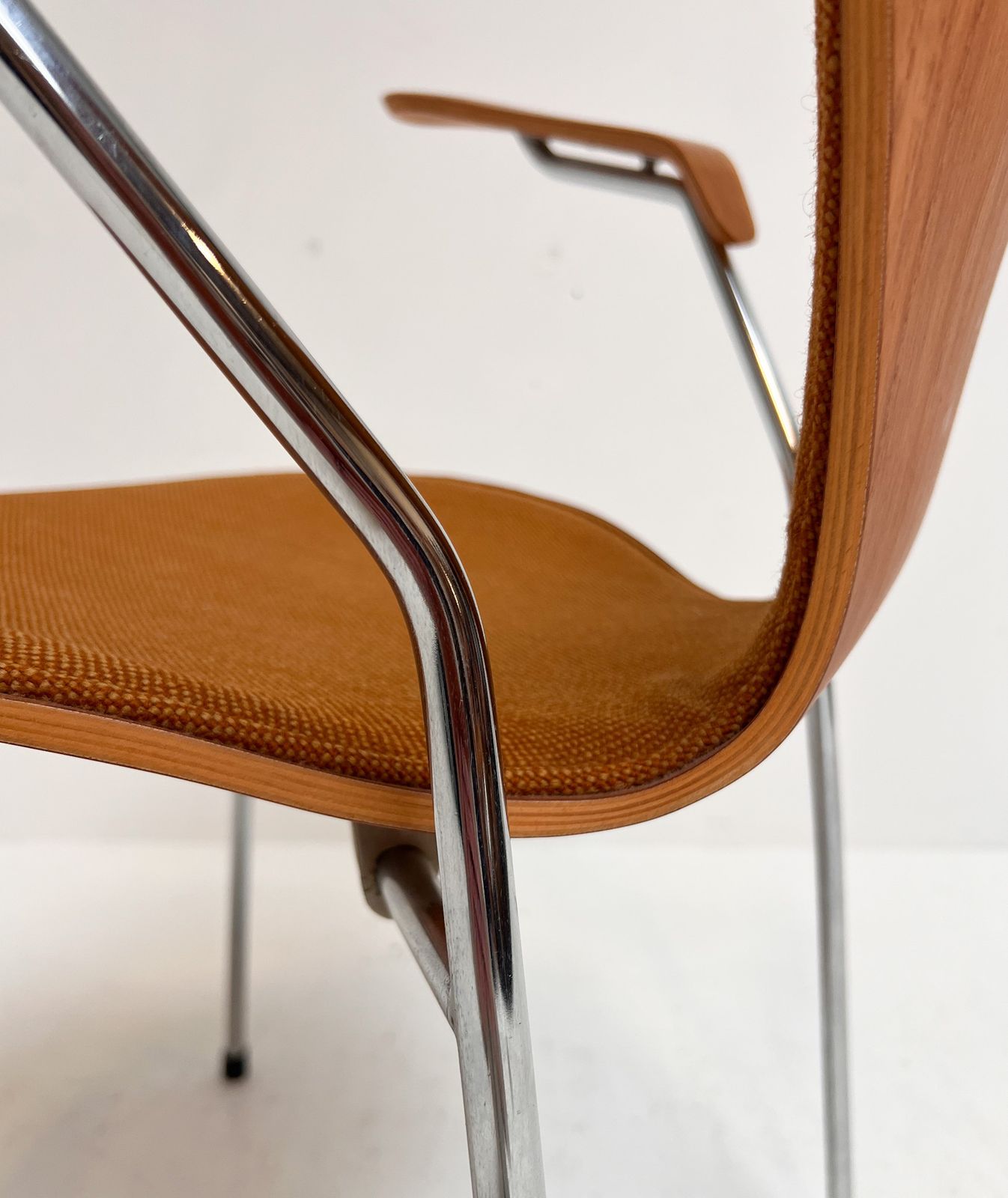 299.0 Wooden 3207 Chair By Arne Jacobsen For Fritz Hansen, 1980s photo