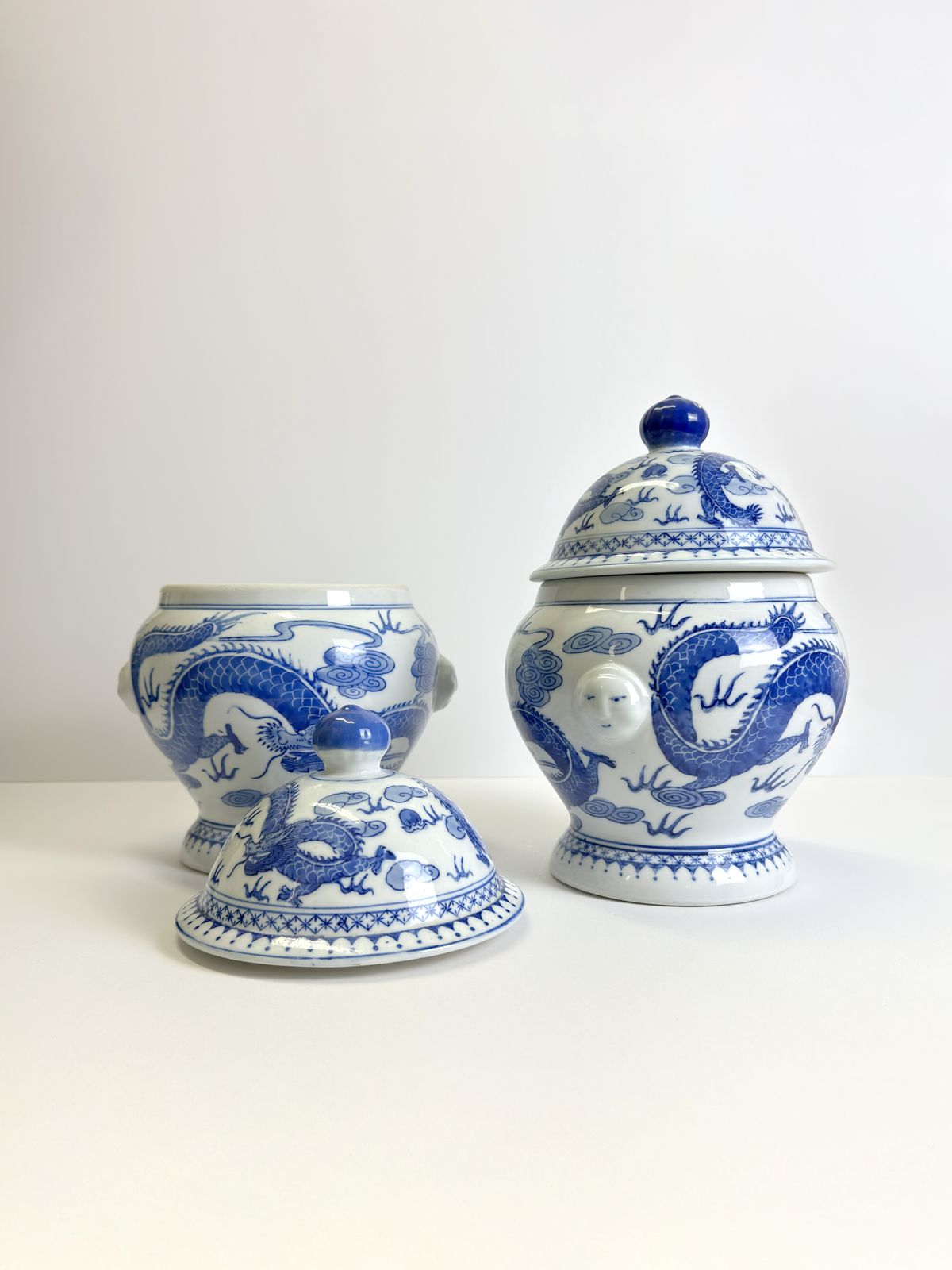 Pair Of Blue And White Porcelain Ginger Jars With Dragon Motif, Qing Style photo vintage