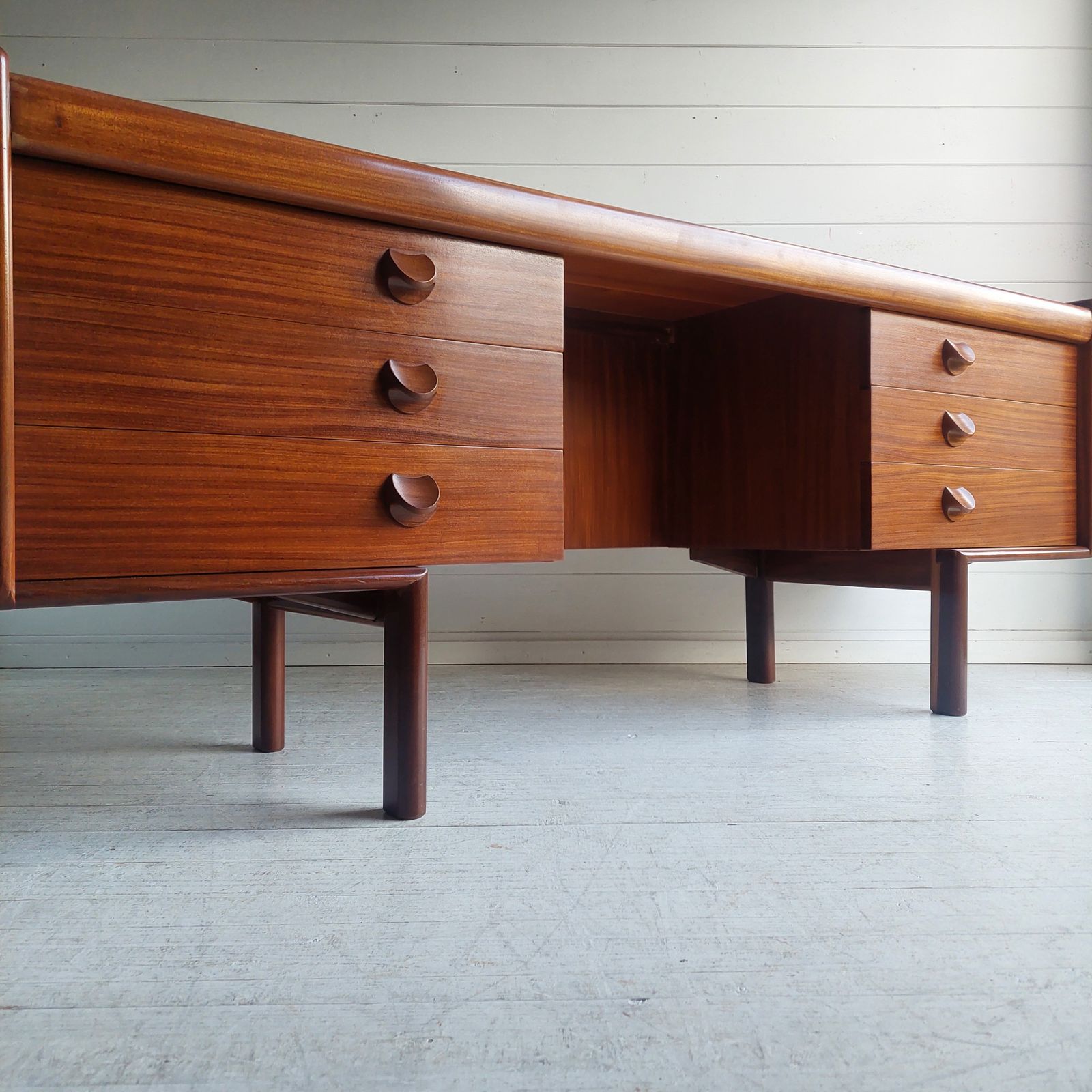 490.0 Mid Century Teak Dressing Table  Desk By White And Newton, 1960s England photo