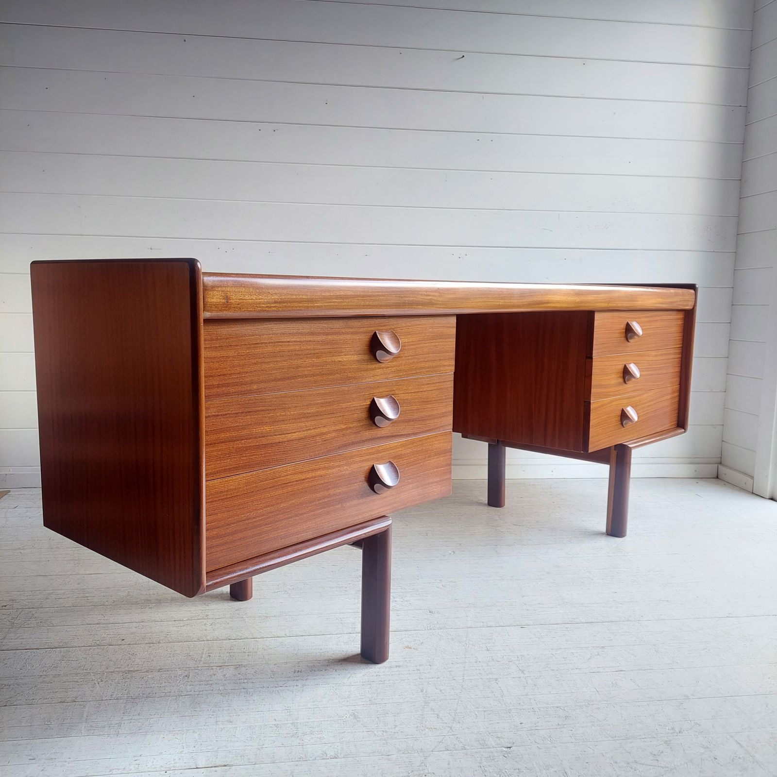 photo vinterior Mid Century Teak Dressing Table  Desk By White And Newton, 1960s England