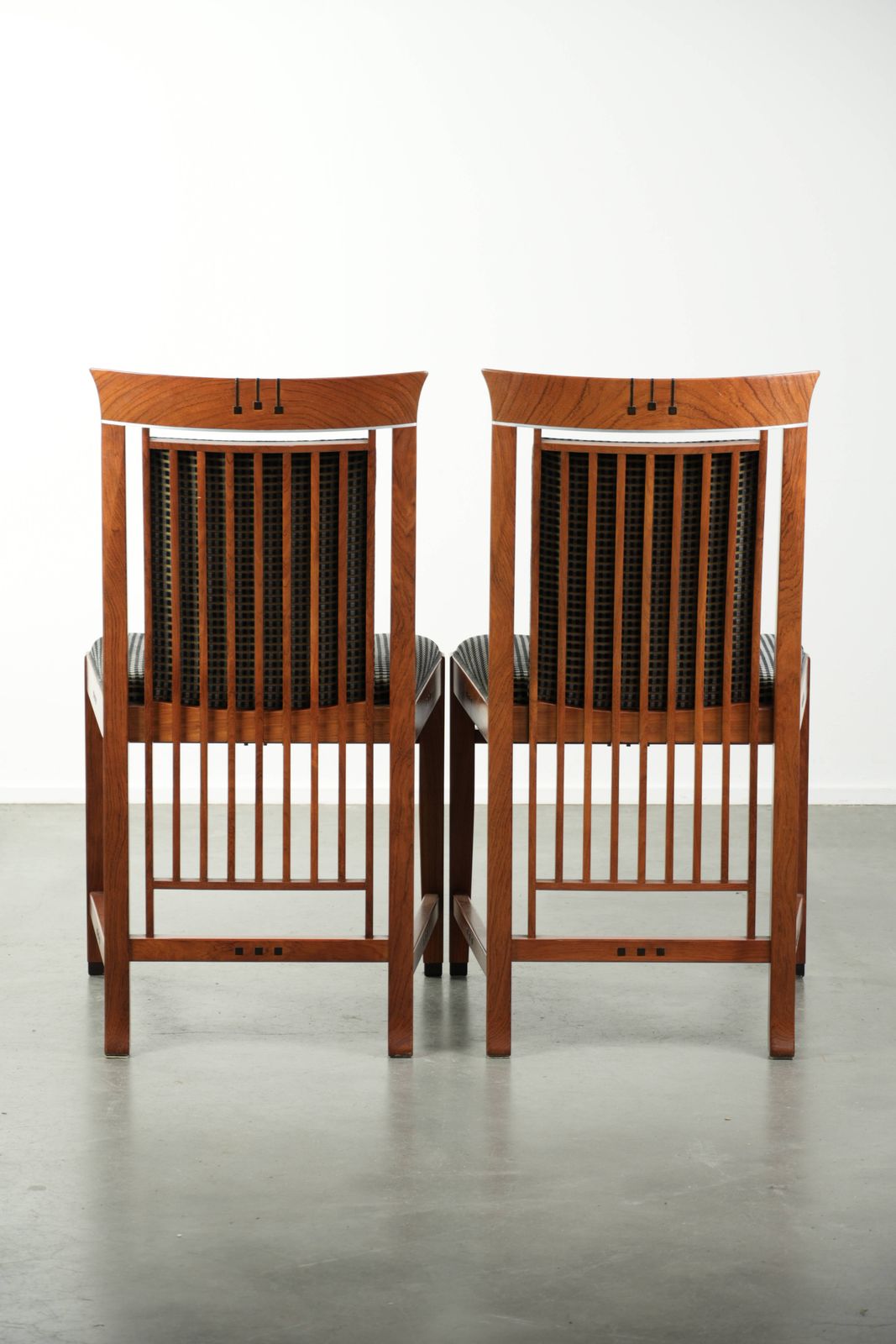 4675.0 Art Deco Design Set Bestaande Uit Een Eettafel En Eetkamerstoelen Van Schuitema Uit De Decoforma Serie photo