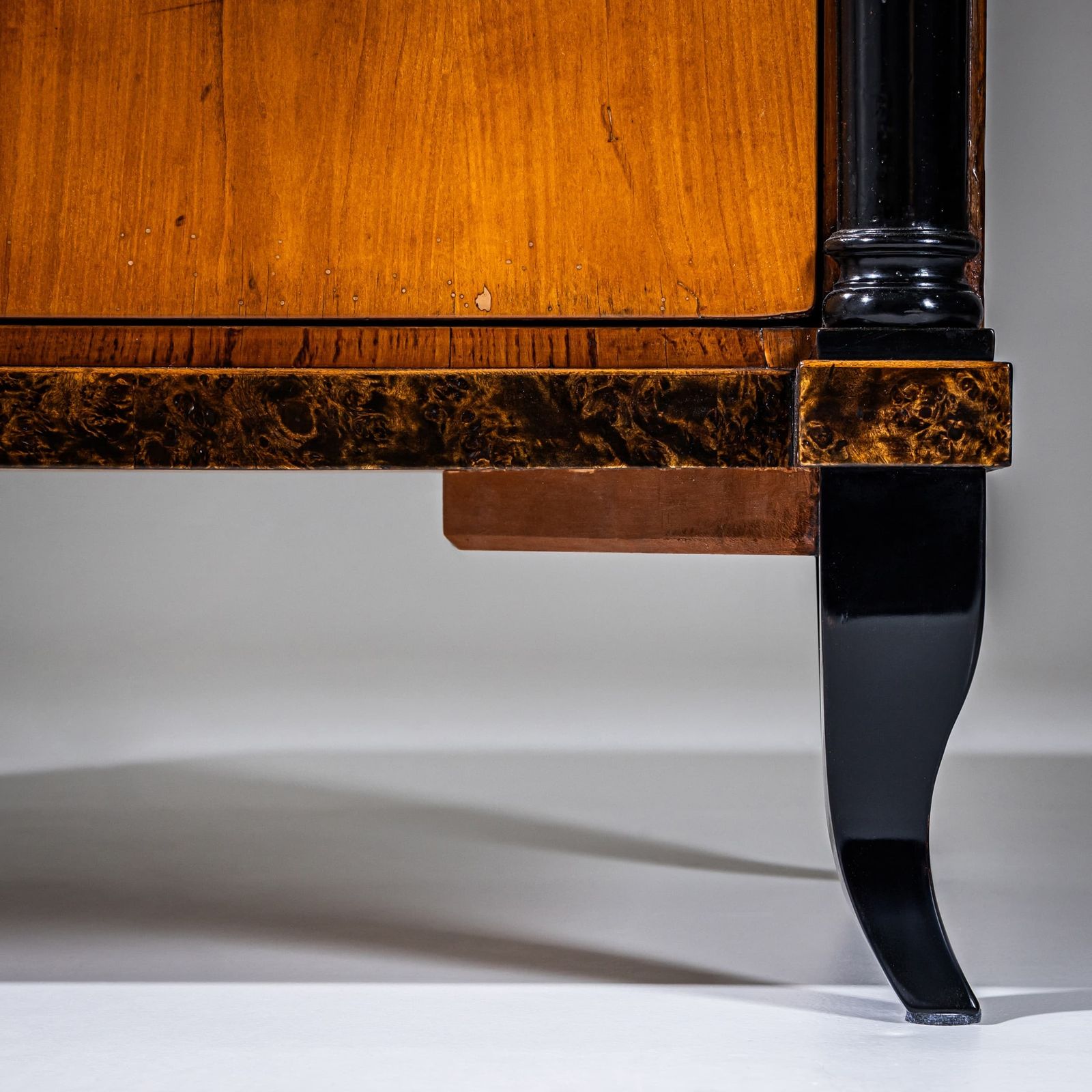 Biedermeier Ladekast Met Wortelfineer, Zuid Duitsland, Ca. 1820 photo vinterior