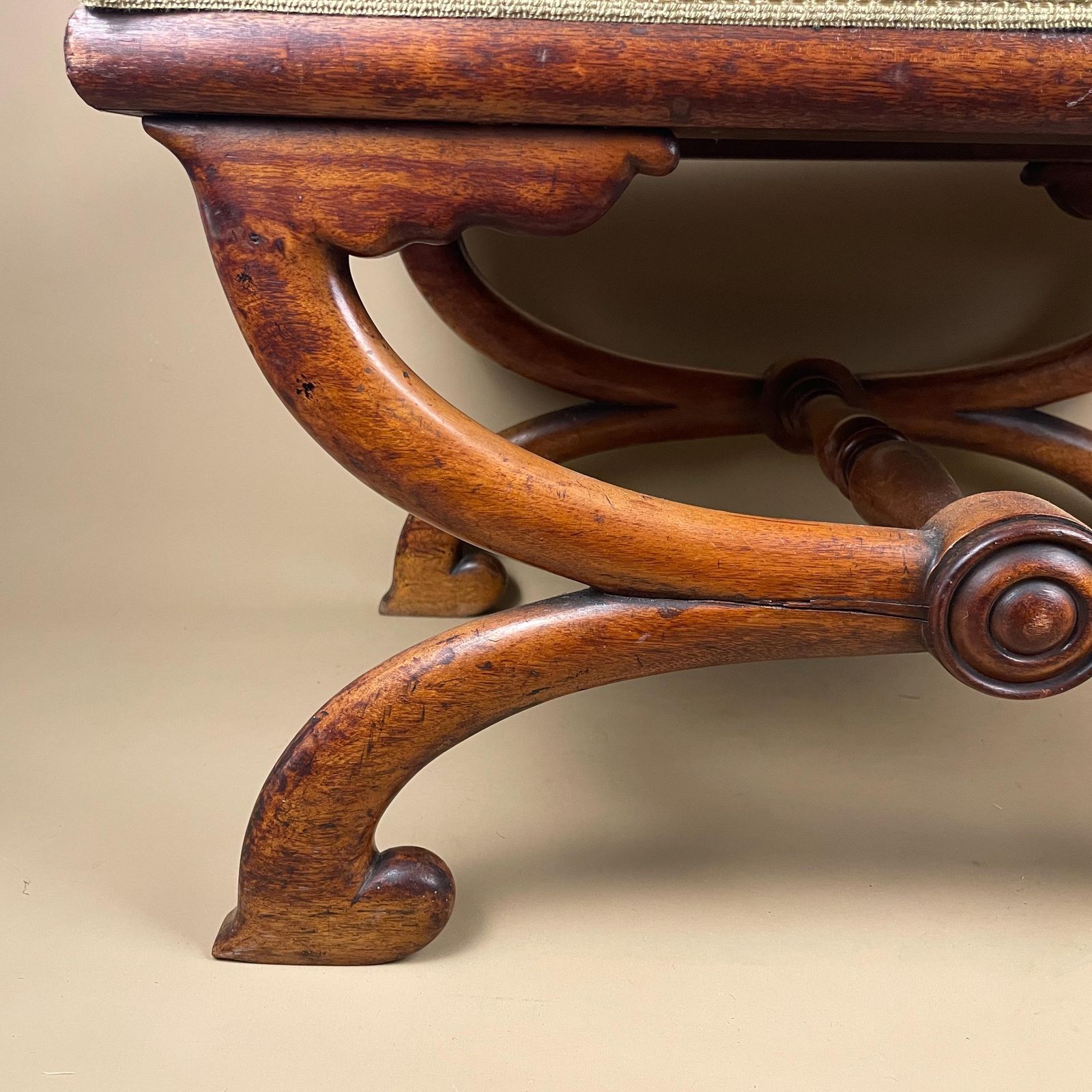 Antique Hallway Bench X Frame Curule Stool Upholstered Carpet Top Seat Wooden Legs Cottage Farmhouse Furniture Regency Savonarola Style photo Furniture