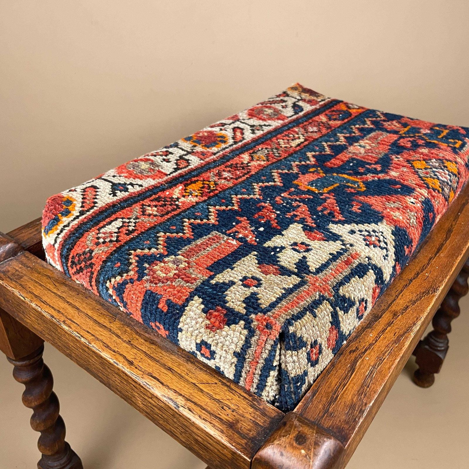 Antique Hallway Footstool Bench Upholstered Carpet Rug Top Stool Seat Twisted Wooden Legs Cottage Farmhouse Furniture Foot Stool photo buy