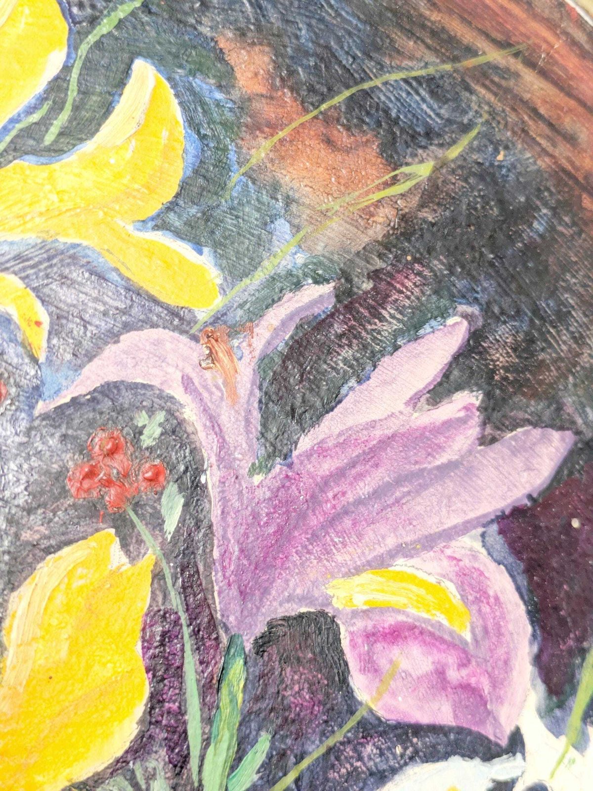 photo vinterior Midcentury Round Floral Oil Painting On Board, Brass Rim, Spring Bouquet, Signed 1969