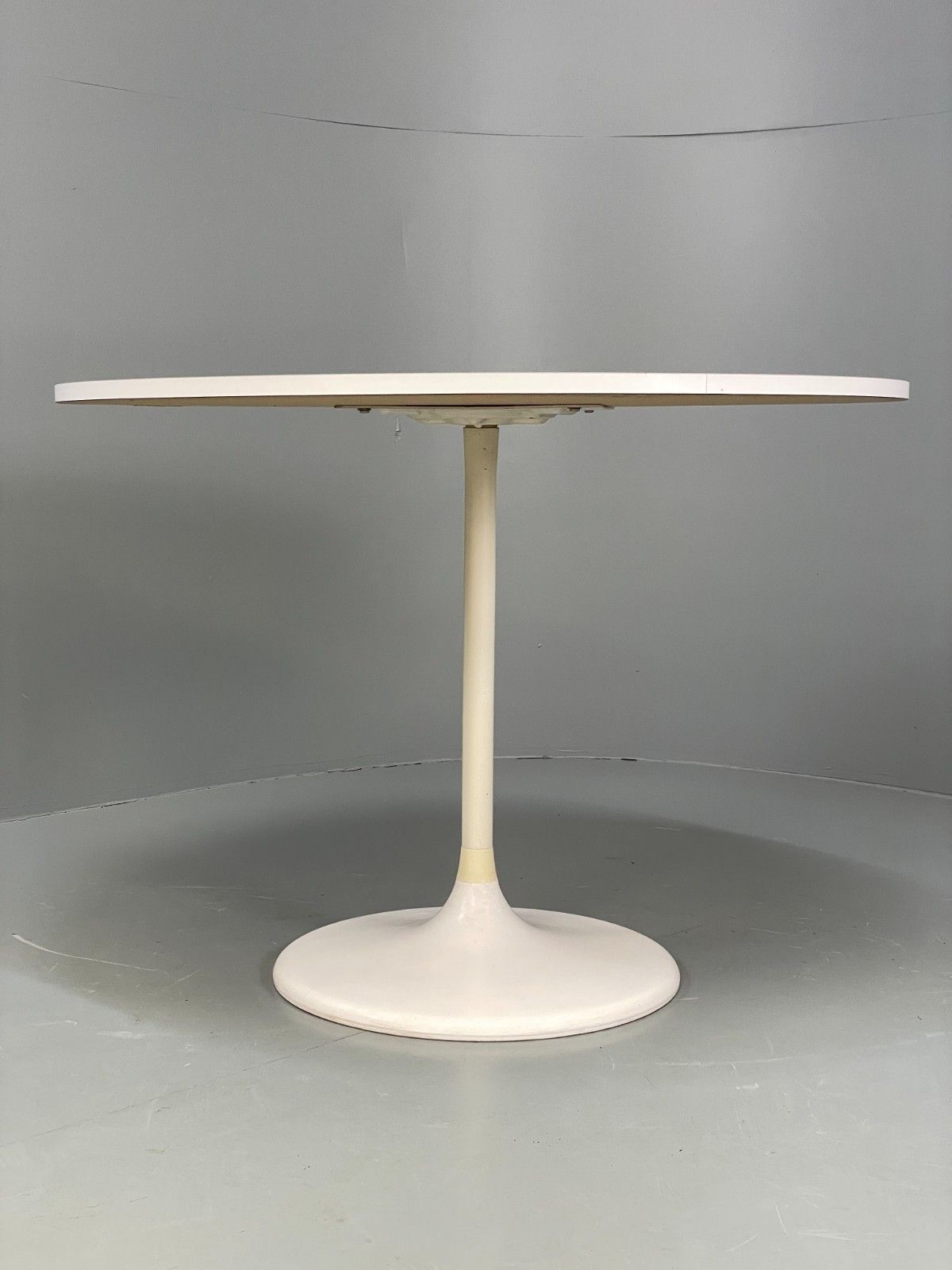 Vintage Round Formica Table White Tulip Base 1960s Retro Kitchen Eb11543 Mwoo photo for sale