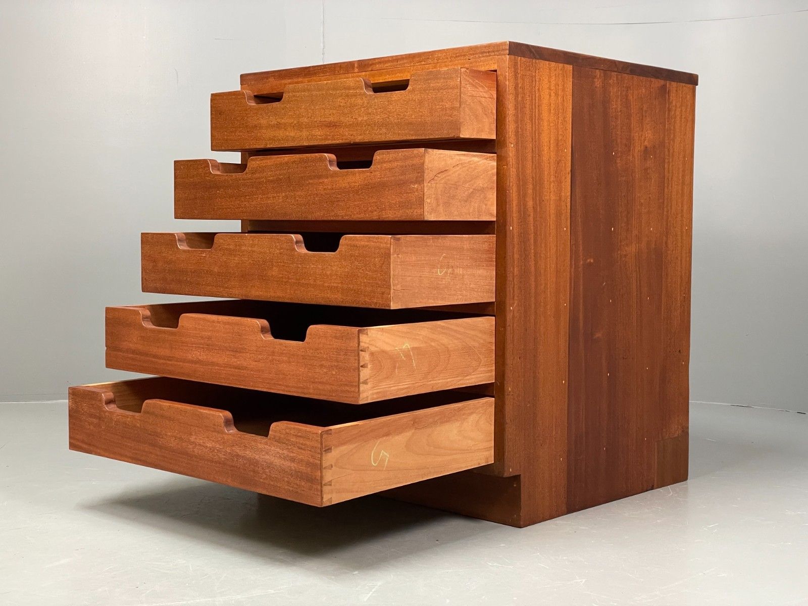 Vintage Chest Of Drawers 1950s Chunky Solid Mahogany Mid Century Eb11559 Mwoo