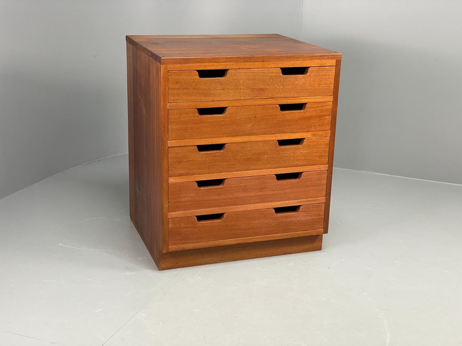 Vintage Chest Of Drawers 1950s Chunky Solid Mahogany Mid Century Eb11559 Mwoo photo 500.0