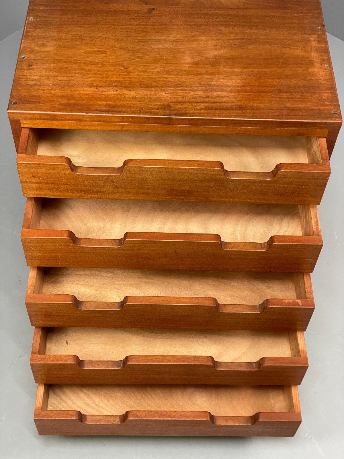 photo for sale Vintage Chest Of Drawers 1950s Chunky Solid Mahogany Mid Century Eb11559 Mwoo