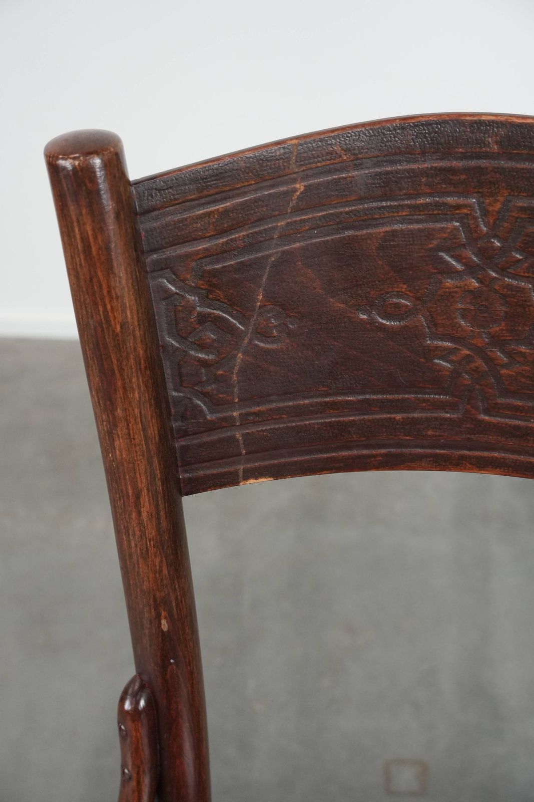 Vintage Timeless Wooden Cosmos Bistro Design Chair With Beautiful Carvings photo buy