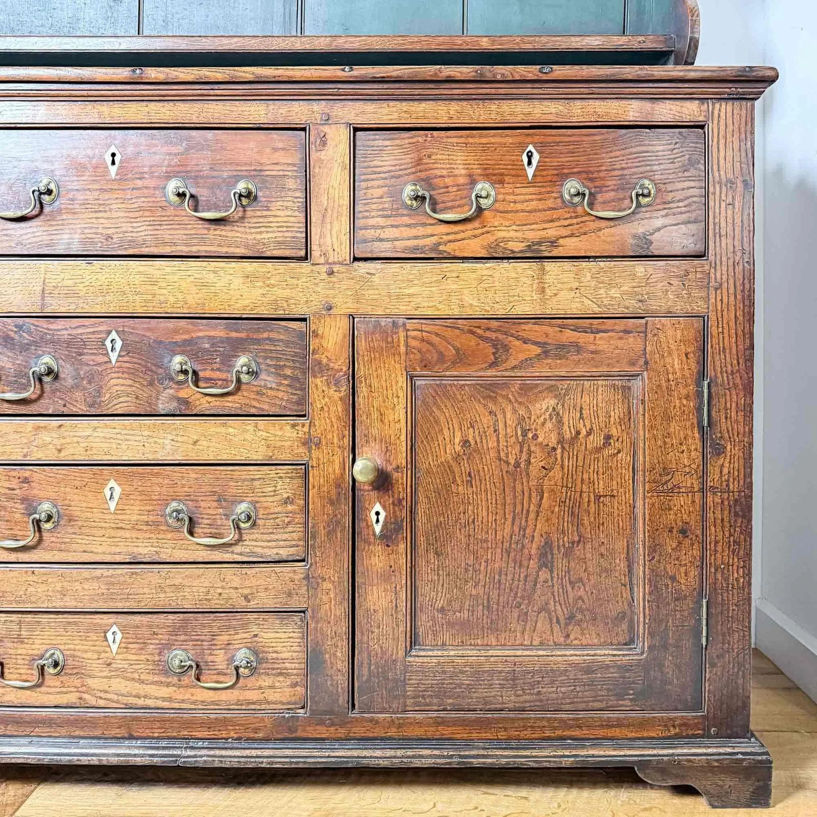 Georgian Elm And Oak Dresser photo vinterior