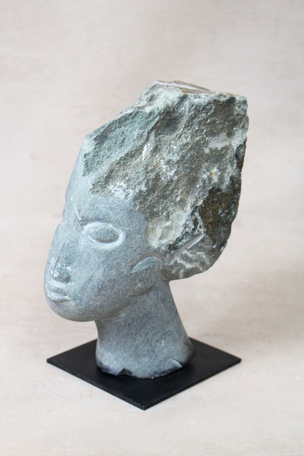 Stone Head Sculpture By Rizimu Chiwawa Zimbabwe 30.10 photo furniture