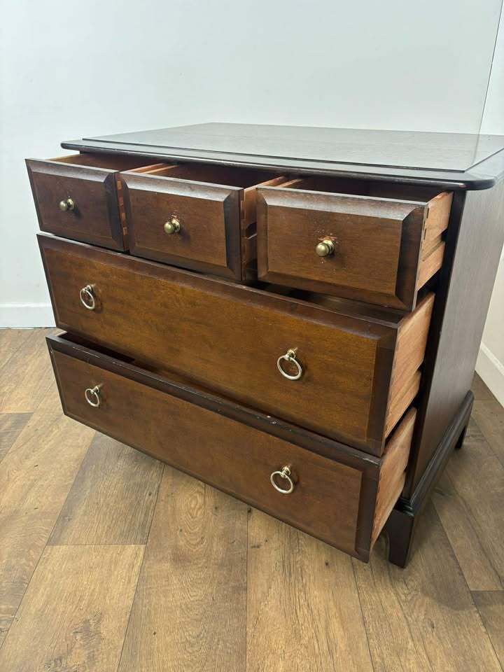 Stag Mahogany Five Drawer Combination Chest photo vinterior