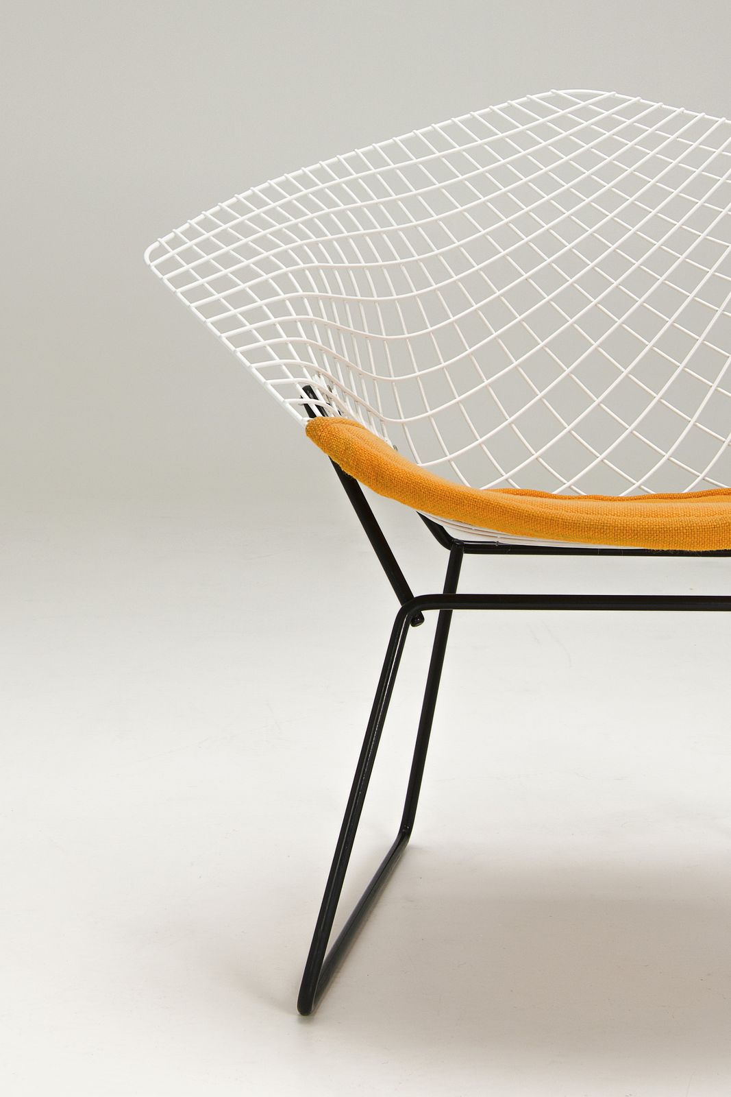 Diamond Chair   Yellow Seatpad   Harry Bertoia photo vintage