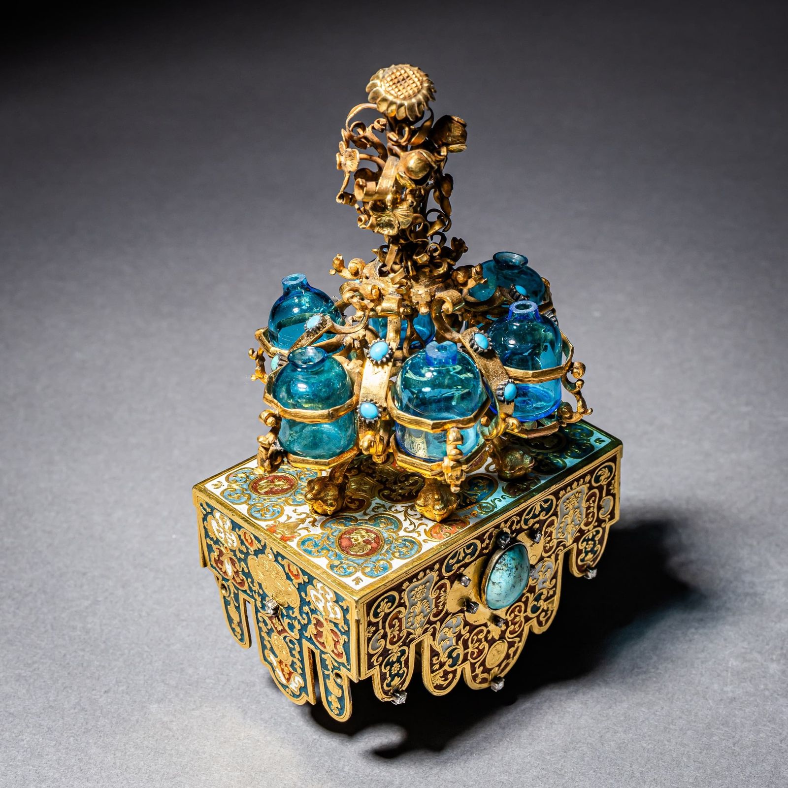 Sedan Chair With Perfume Flasks, Goldsmith’s Work In The Style Of Johann Melchior Dinglinger, Probably Saxony, Circa 1700 photo vinterior