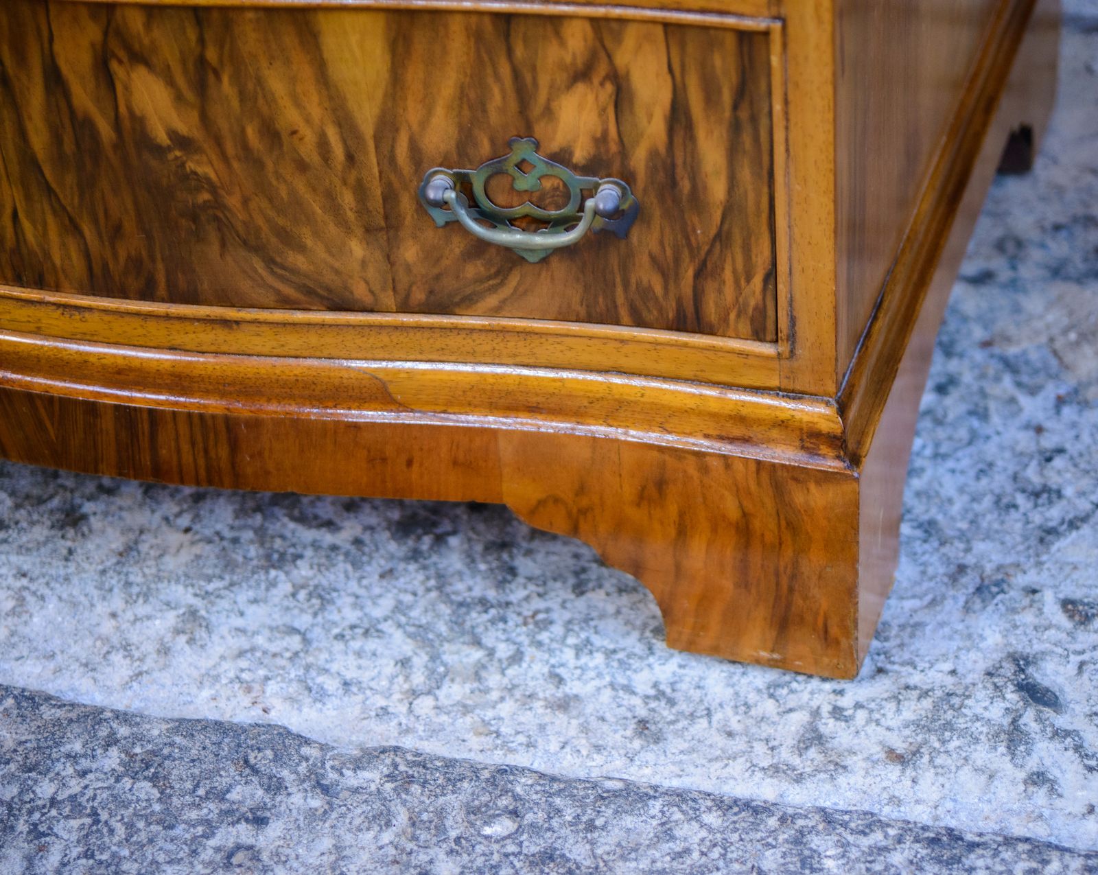 Regency Style Walnut Chest Of Drawers   Serpentine Front photo buy