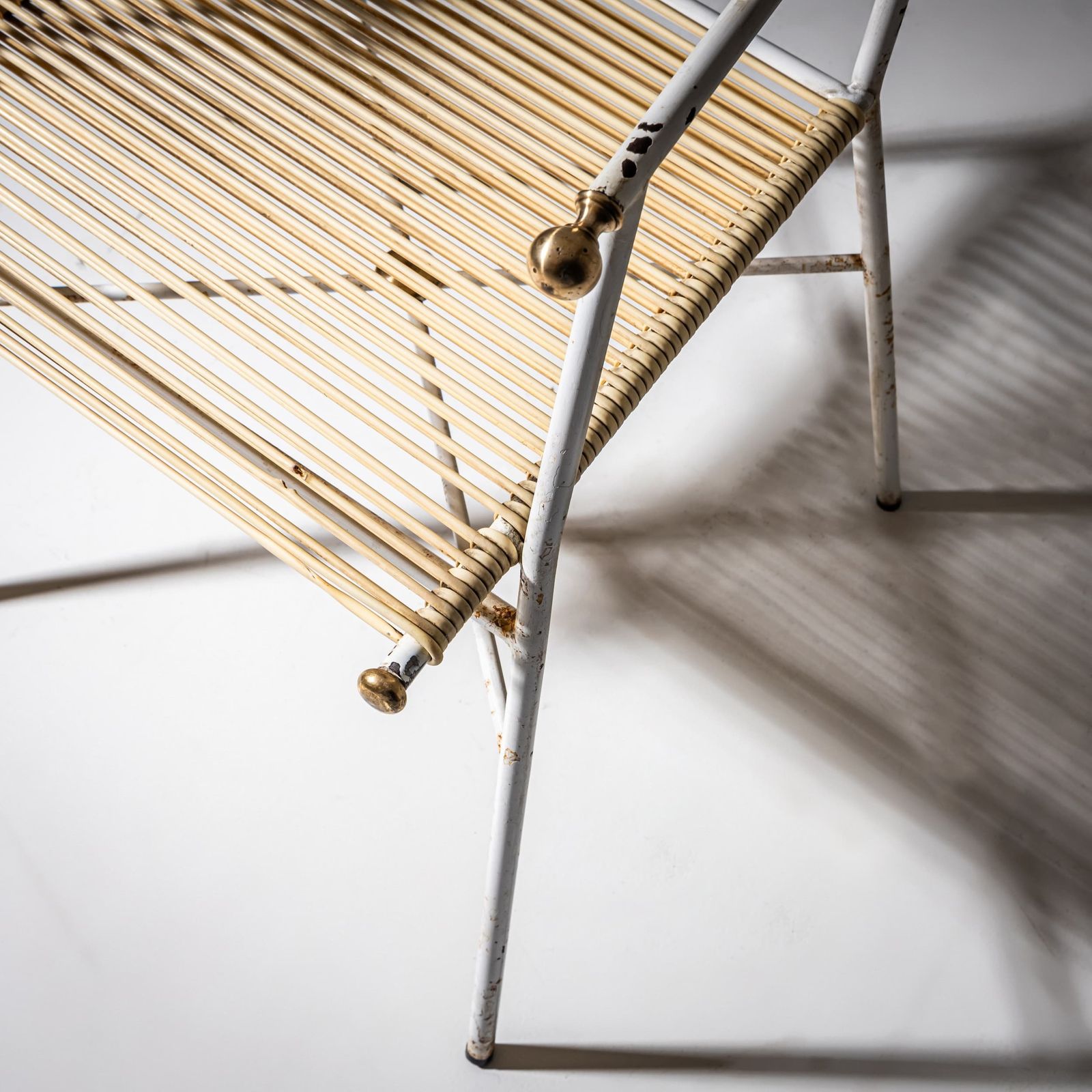 White Lacquered Armchair, Italy, Mid 20th Century photo vinterior