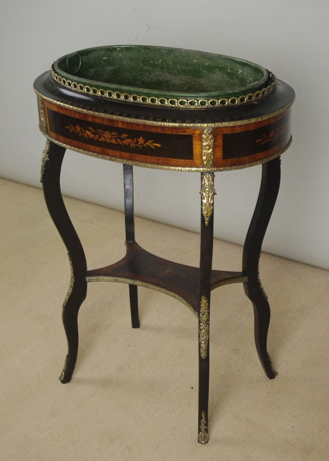 photo vintage 19th Century French Ebonised Jardiniere Table With Gilt Metal Mounts