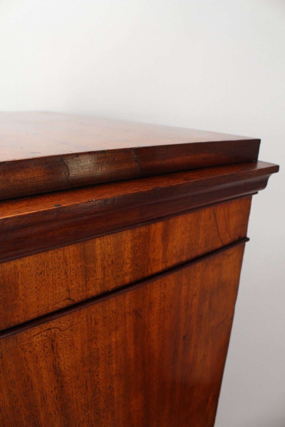 photo vinterior Tall Victorian Mahogany Wellington Chest With Secret Lock
