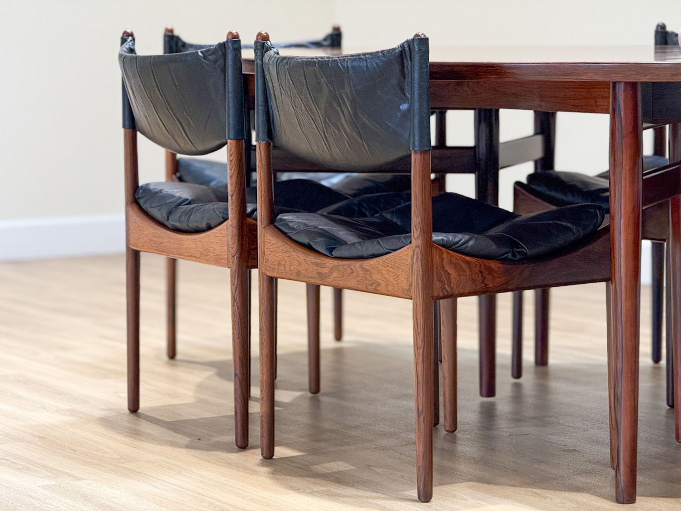 photo vinterior A Set Of 8 Dining Chairs (By Kristian Solmer Vedel)